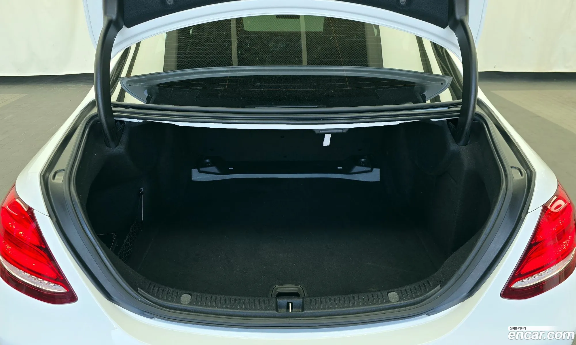 Mercedes-Benz E-Class W213 2017 WDDZF0EB7HA100382 — 13