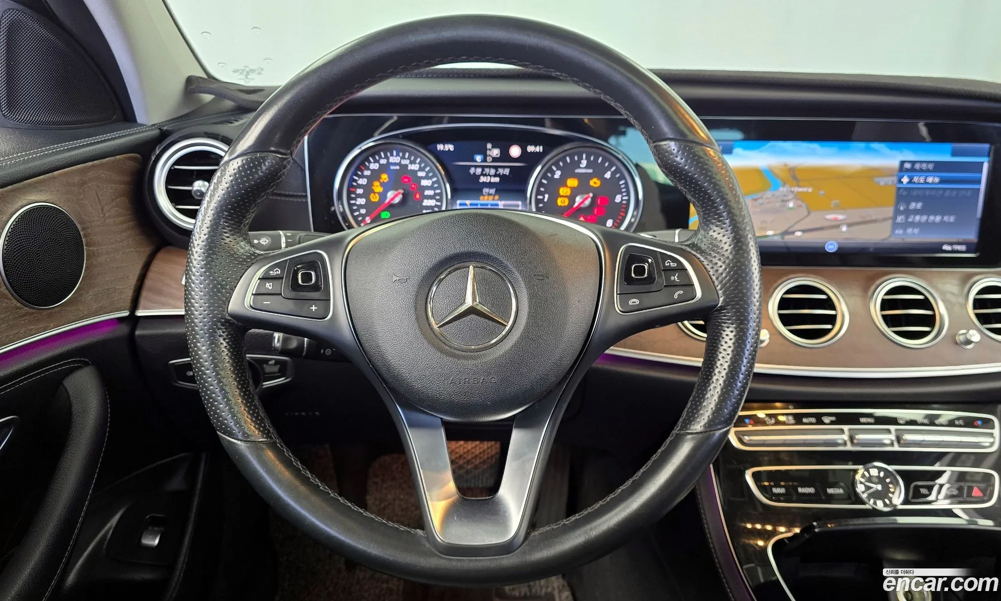 Mercedes-Benz E-Class W213 2017 WDDZF0EB7HA100382 — 16