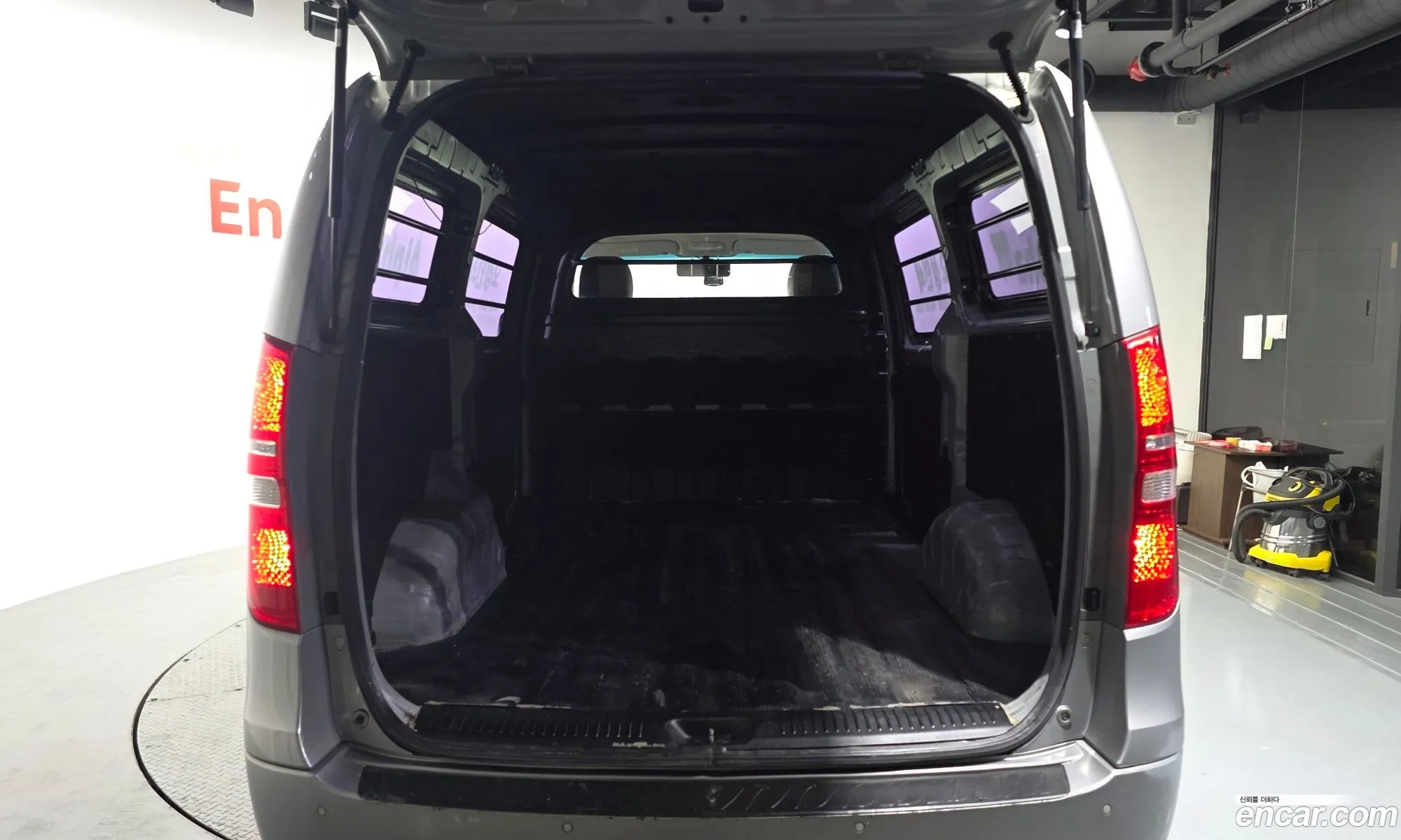 Hyundai Grand Starex 2014 — 18