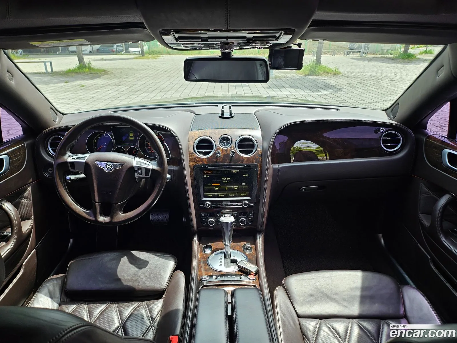 Bentley Flying Spur 2011 — 11