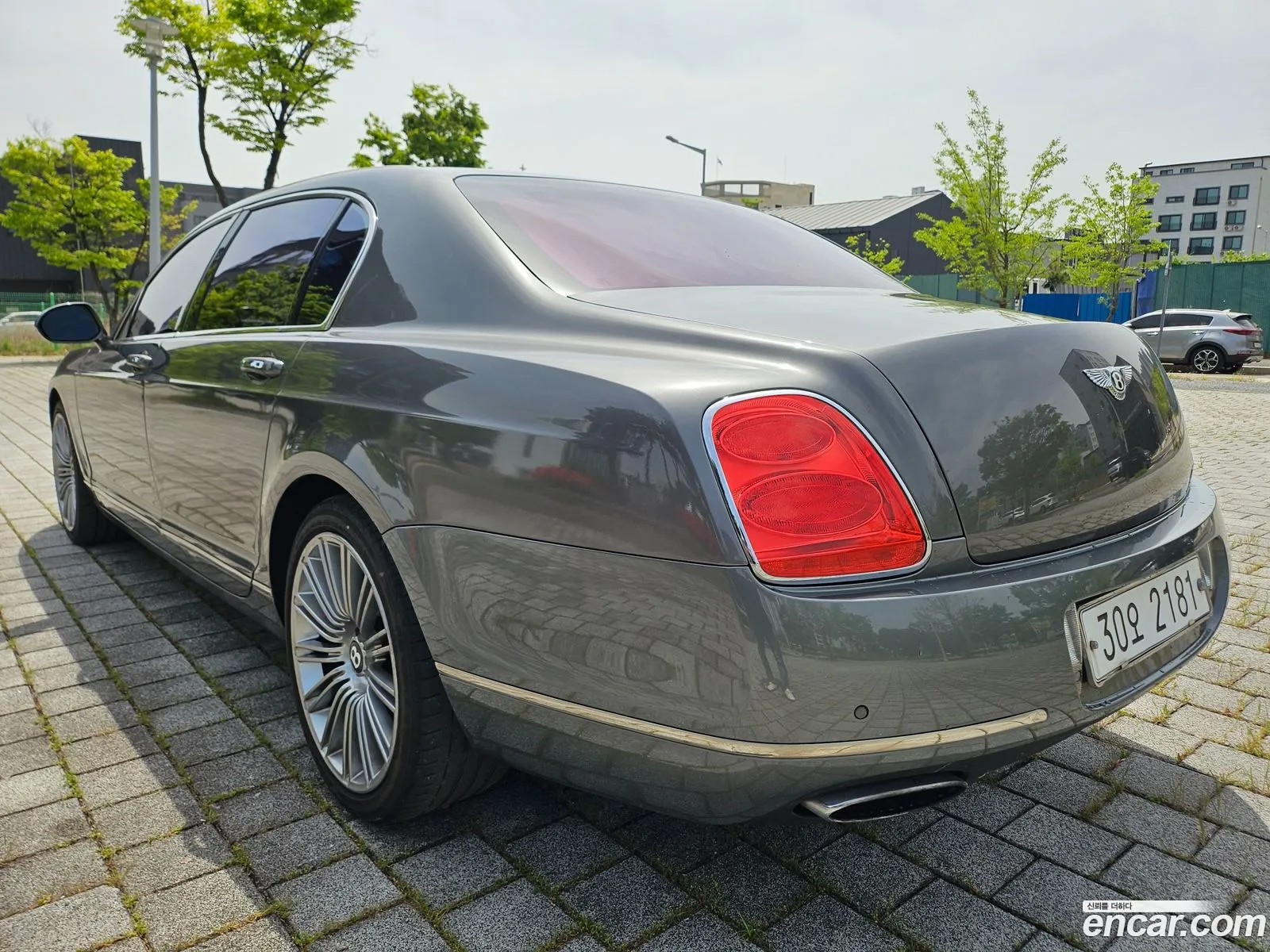 Bentley Flying Spur 2011 — 18
