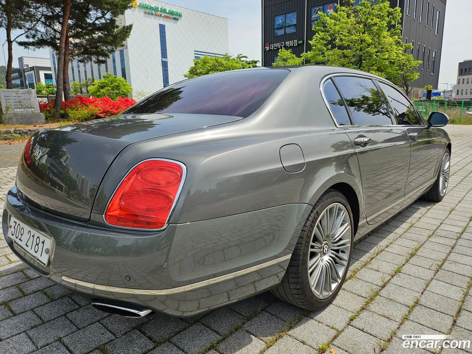 Bentley Flying Spur 2011 — 13