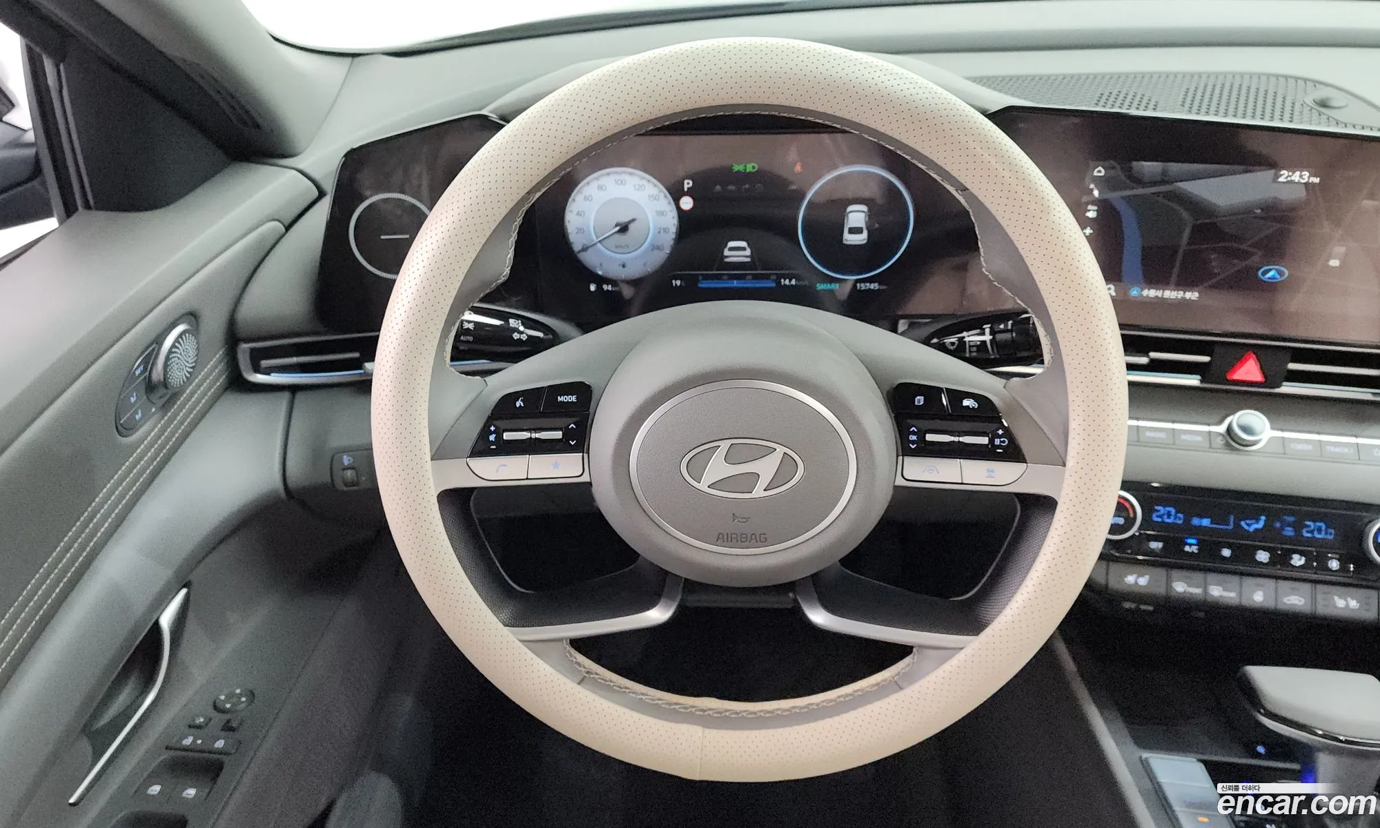 Hyundai Elantra 2024 — 16
