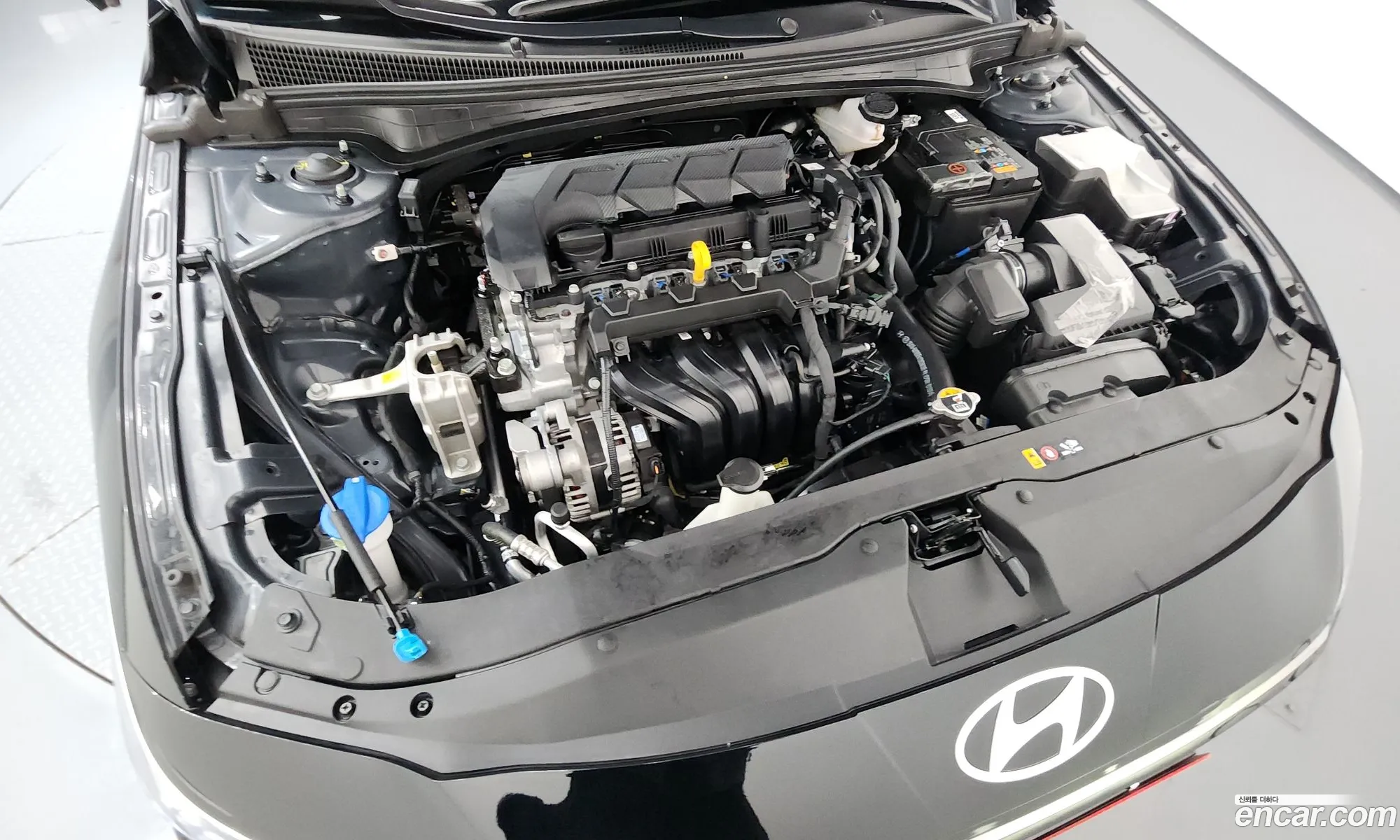 Hyundai Elantra 2024 — 3