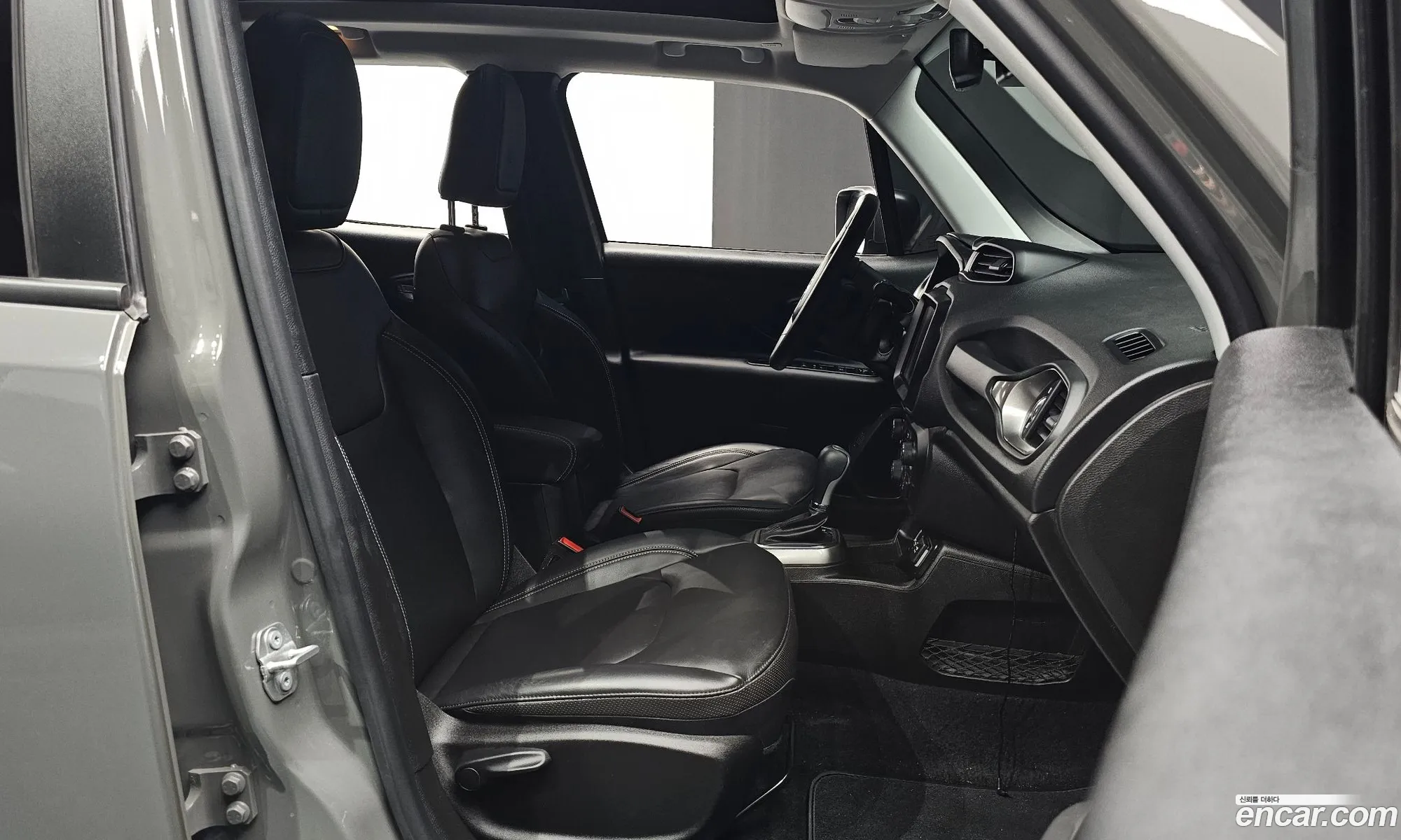 Jeep Renegade 2021 1C4NJCDB7MPM35403 — 3