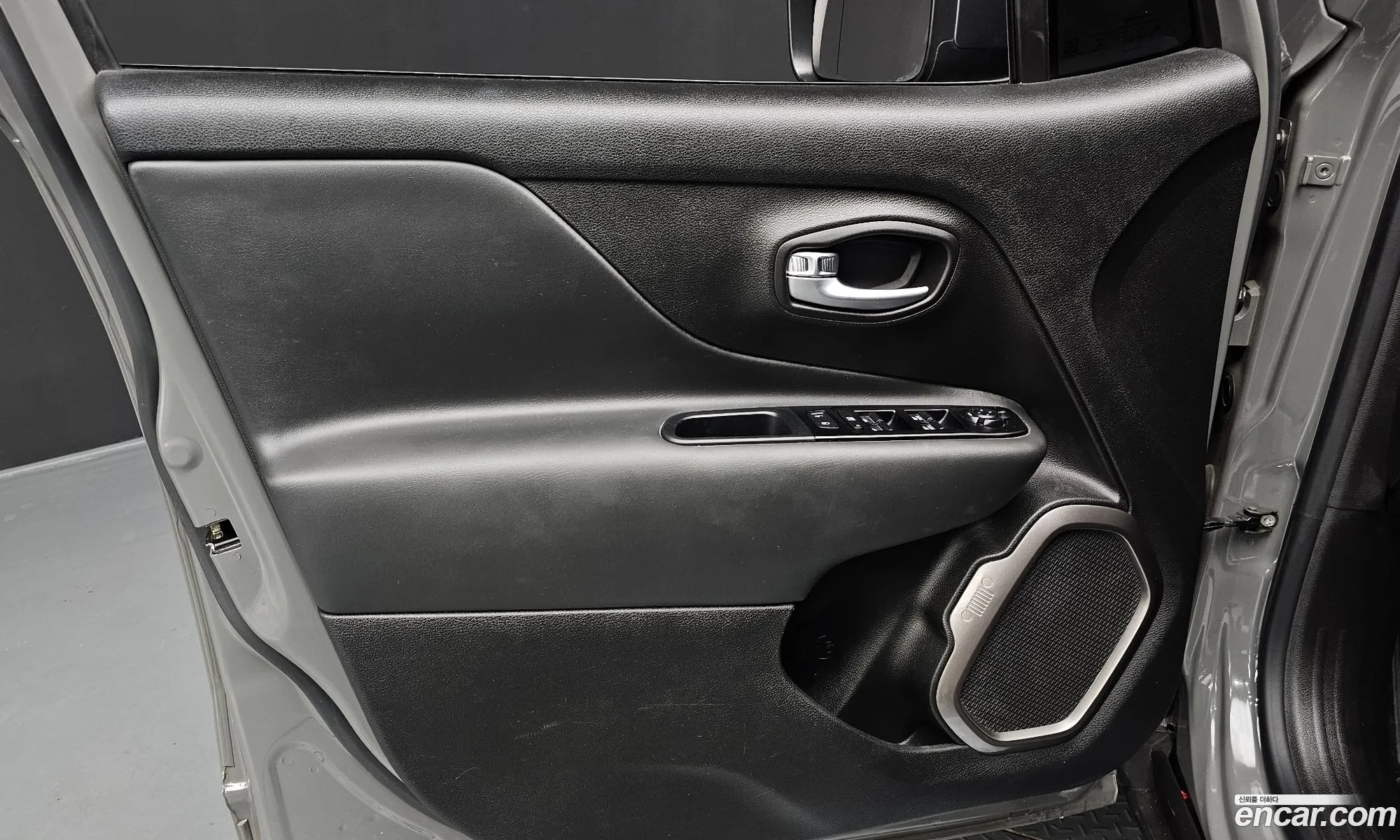 Jeep Renegade 2021 1C4NJCDB7MPM35403 — 4