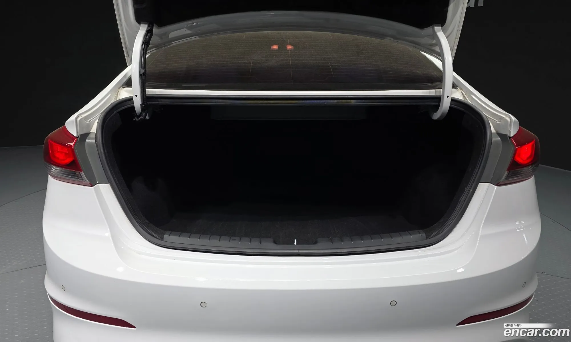 Hyundai Elantra AD 2015 — 15