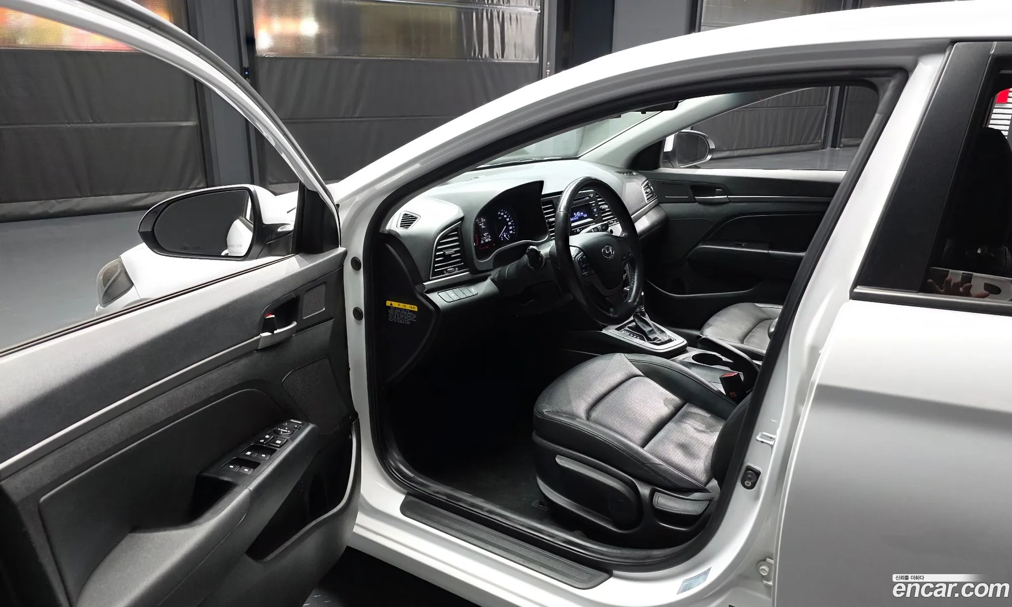 Hyundai Elantra AD 2015 — 6