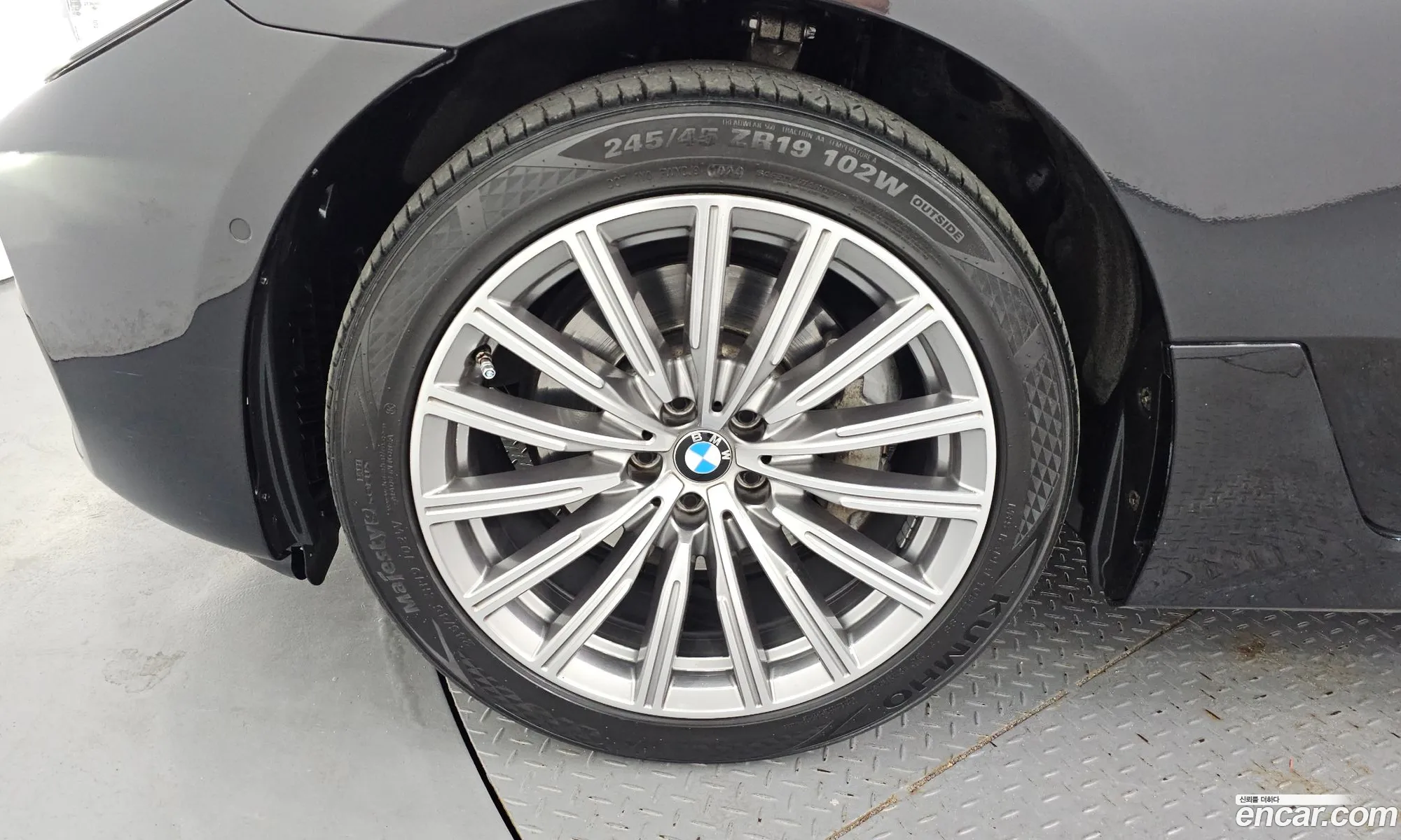 BMW 6 Series GT 2019 — 6
