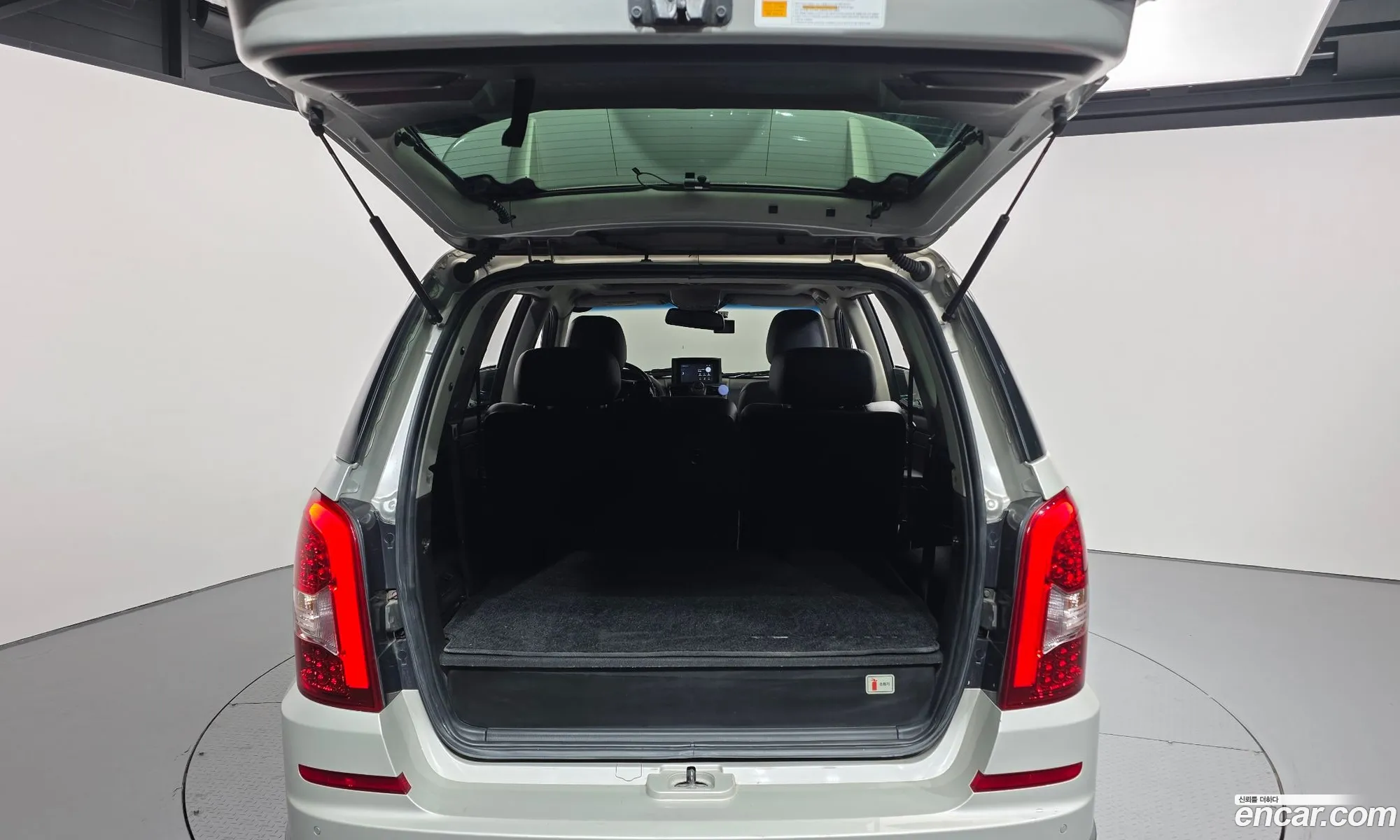 KG Mobility (SsangYong) Rexton W 2014 — 10