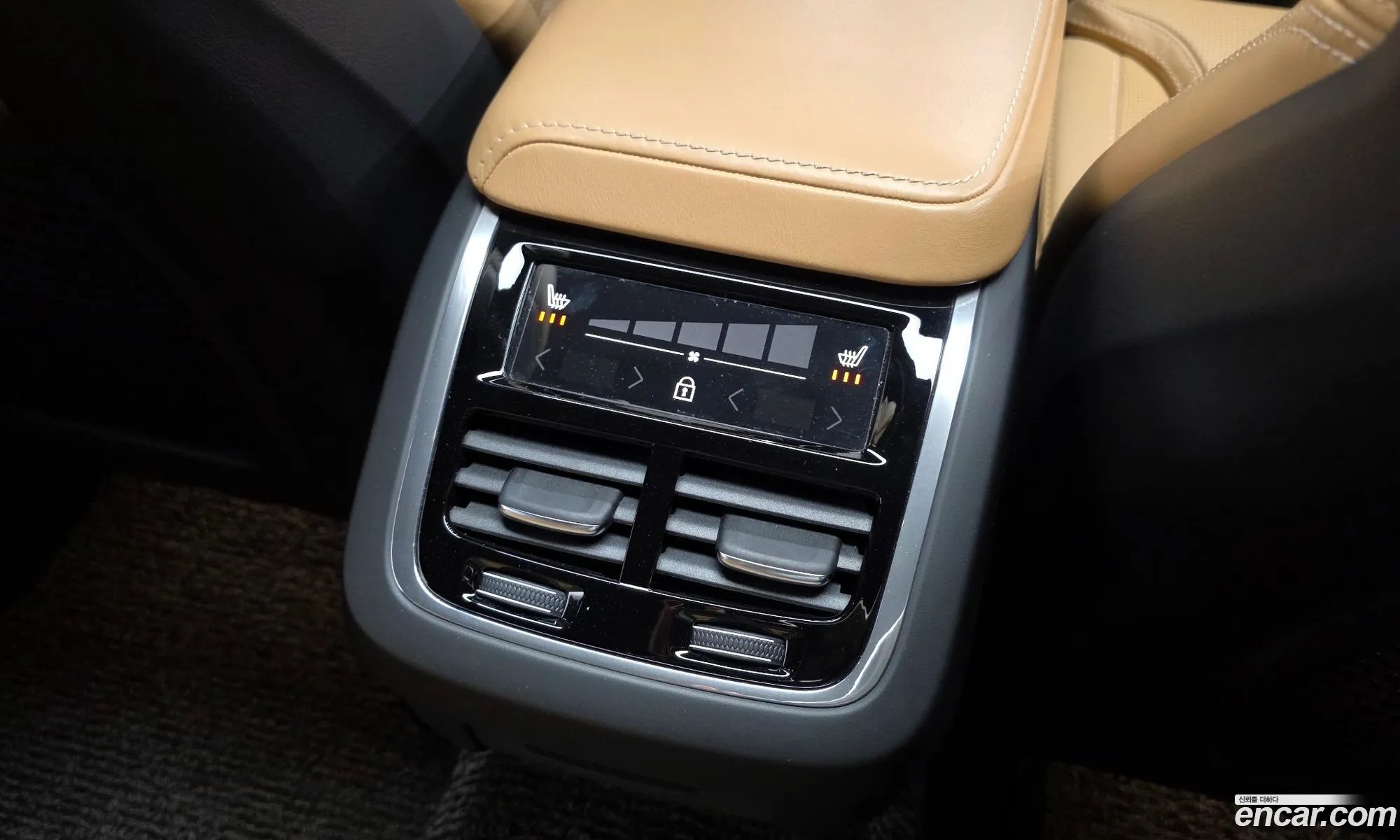 Volvo XC60 2020 — 4