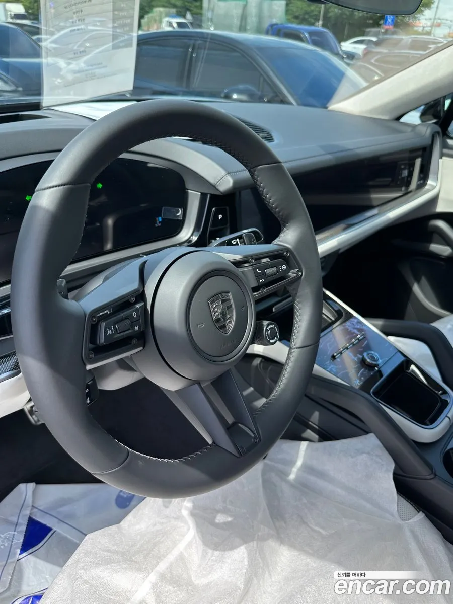 Porsche Cayenne 2025 — 8