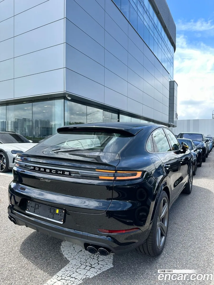 Porsche Cayenne 2025 — 17