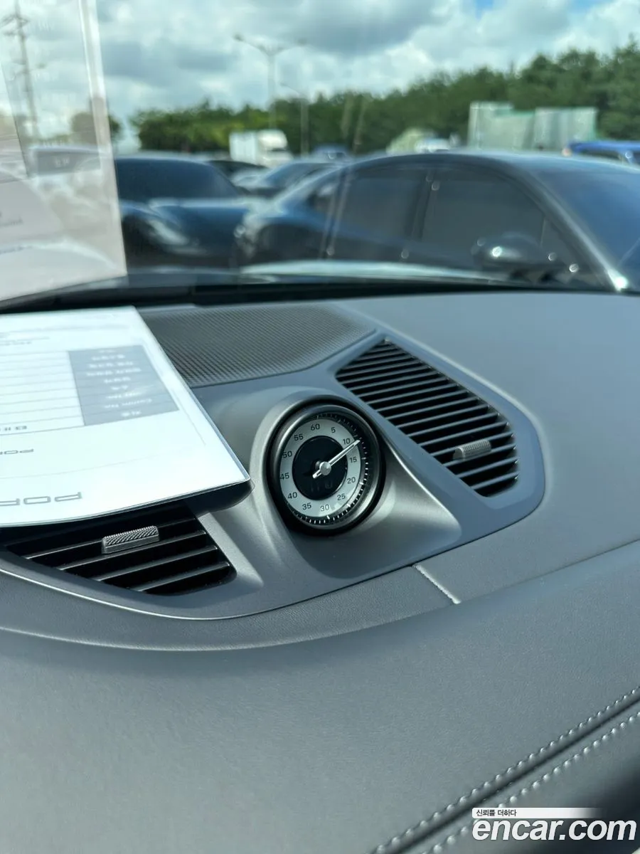 Porsche Cayenne 2025 — 18