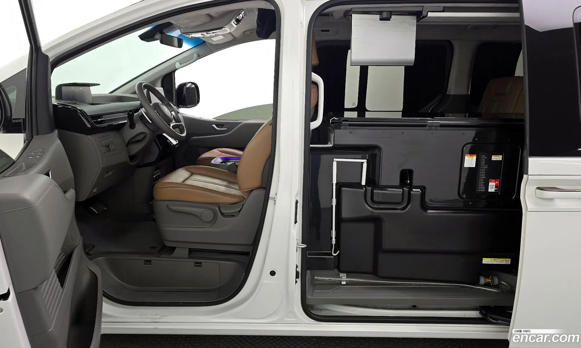 Hyundai Staria 2024 — 35