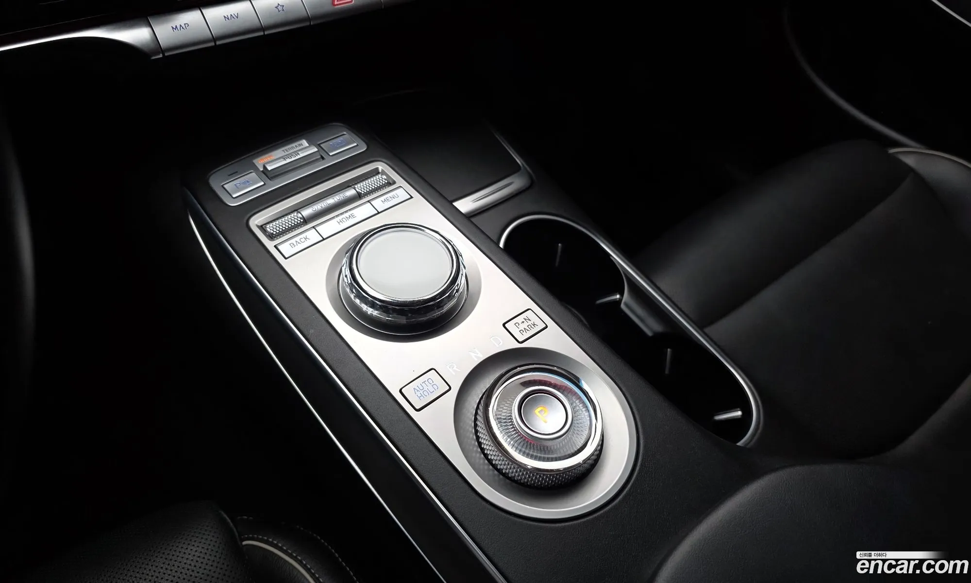 Genesis GV70 2021 — 3