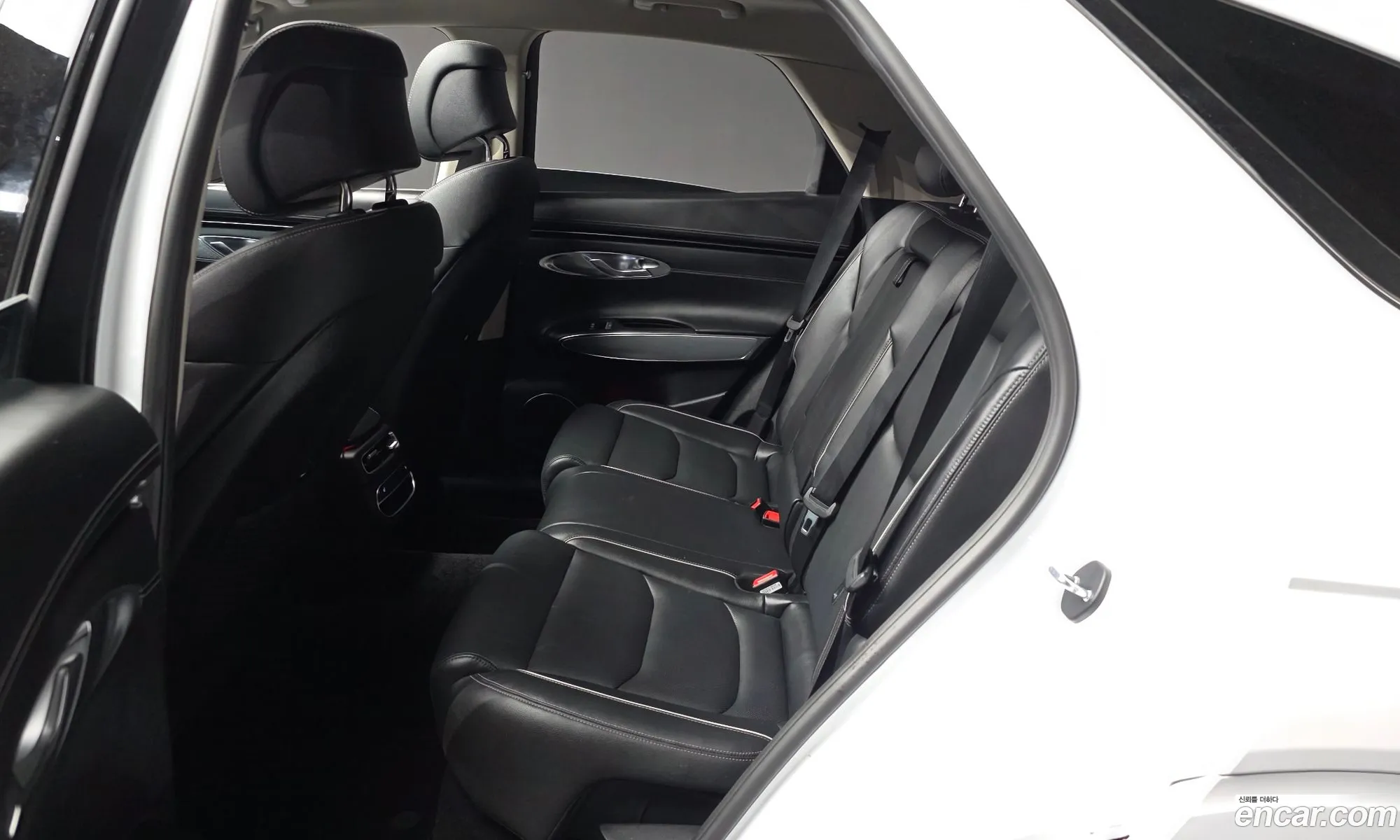 Genesis GV70 2021 — 27