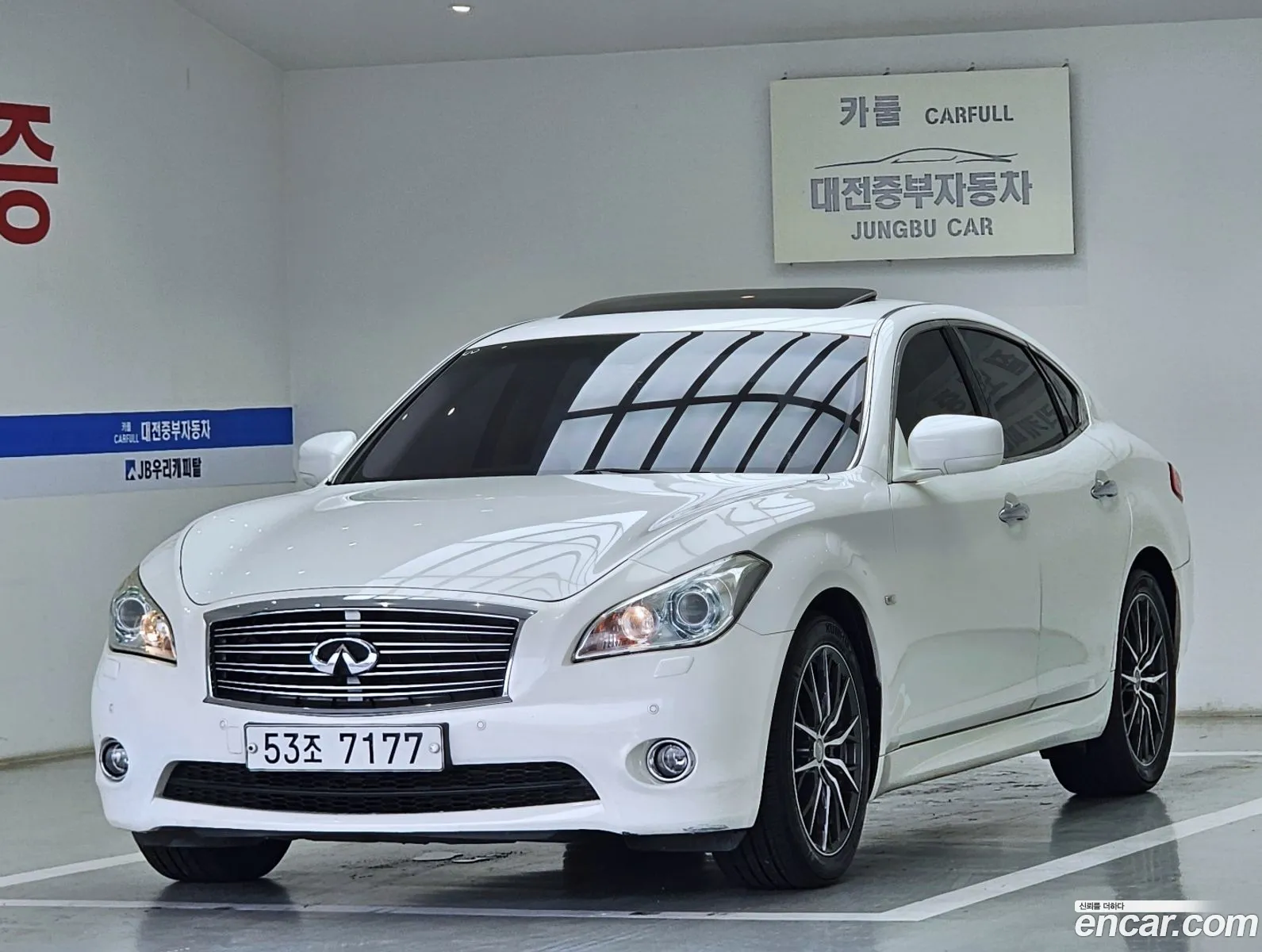 Infiniti M37