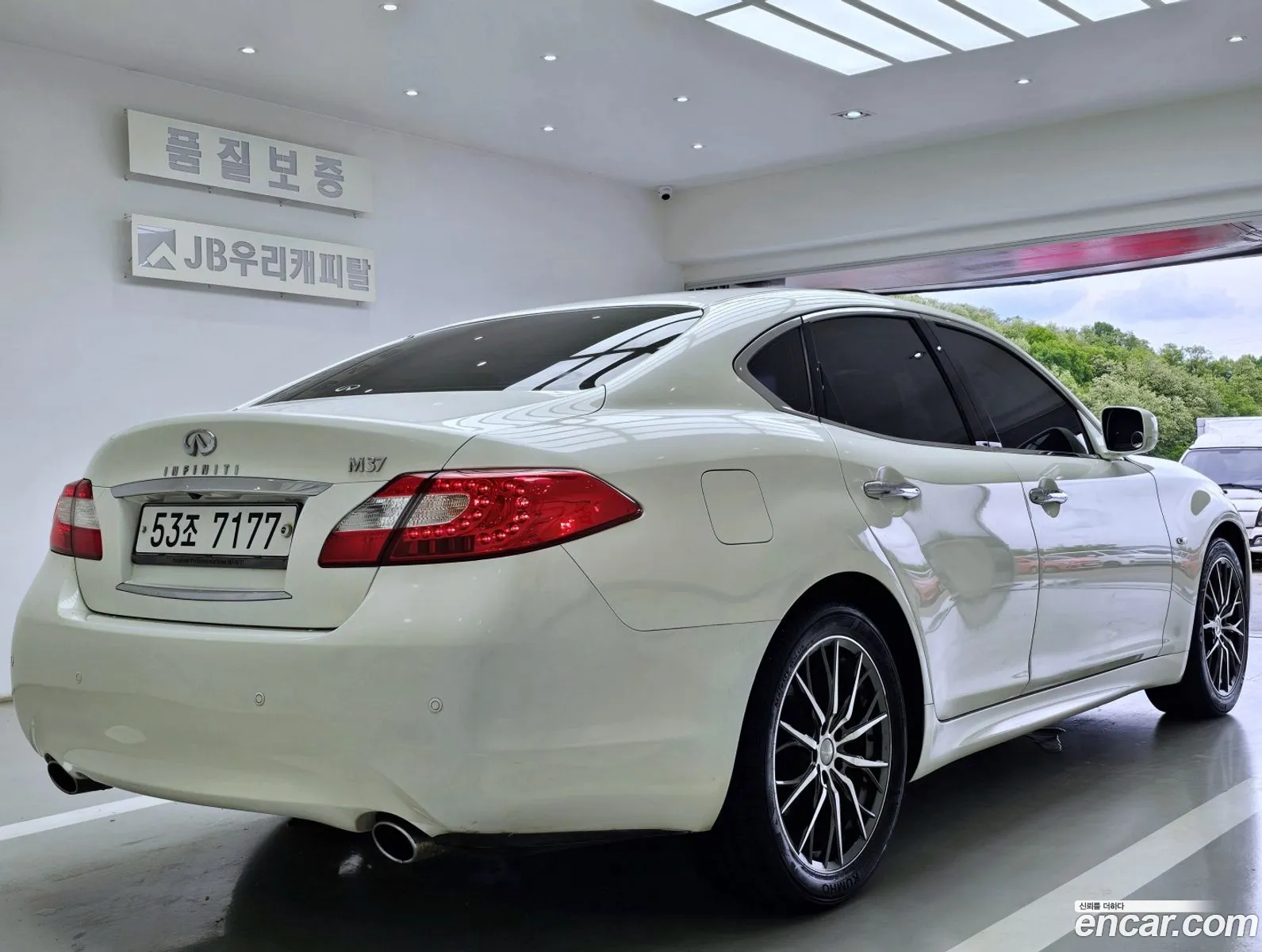 Infiniti M37 2010 — 10