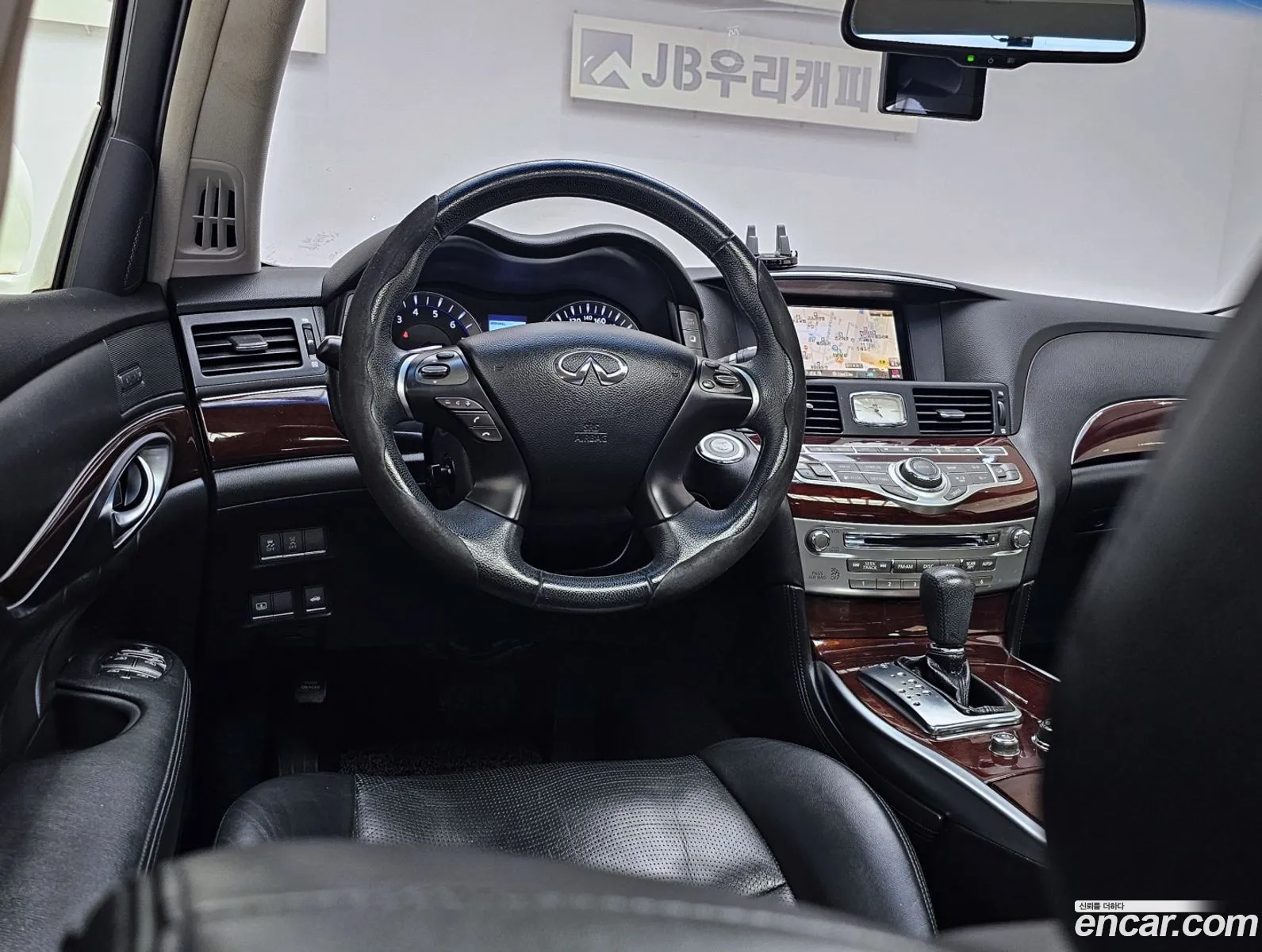 Infiniti M37 2010 — 13
