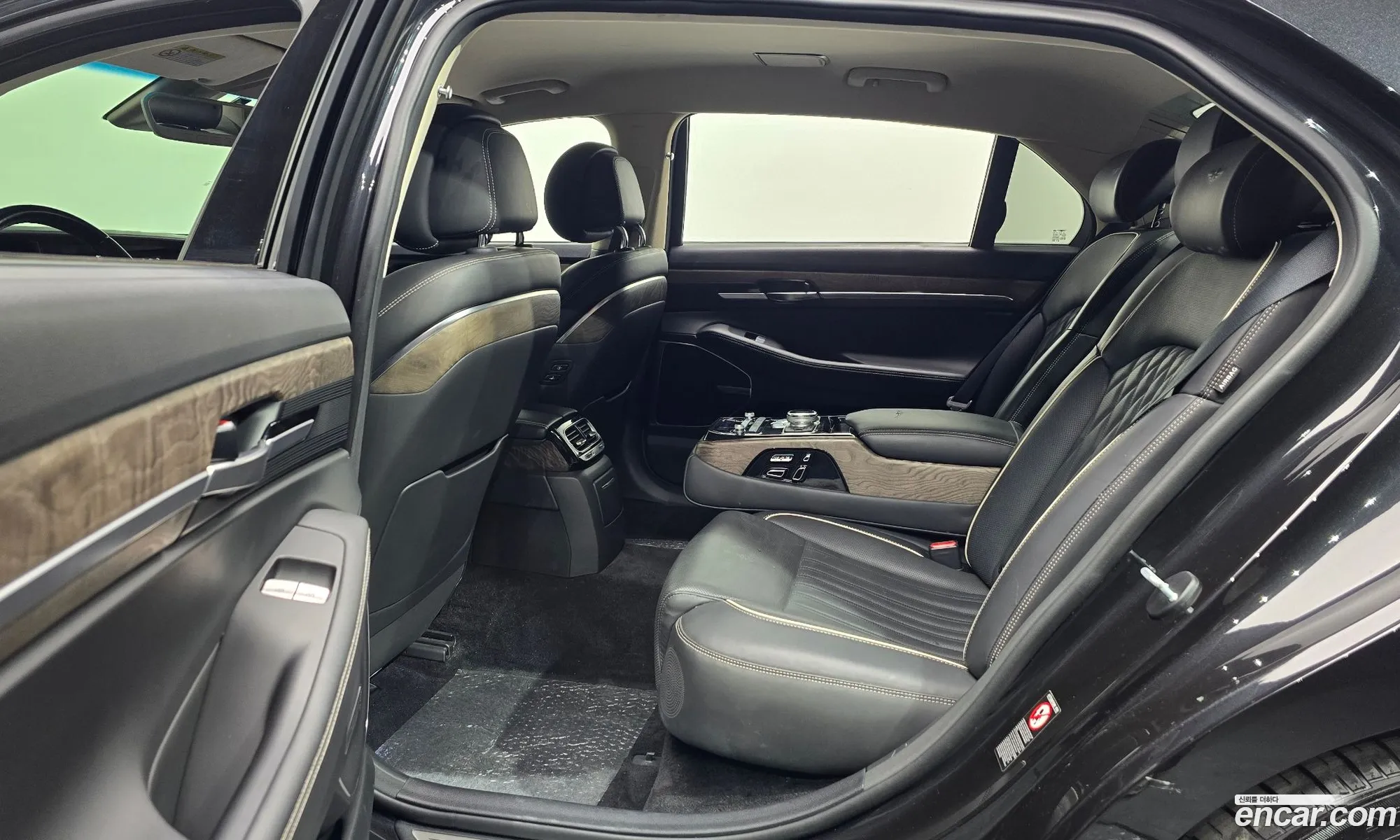 Genesis G90 2019 — 2