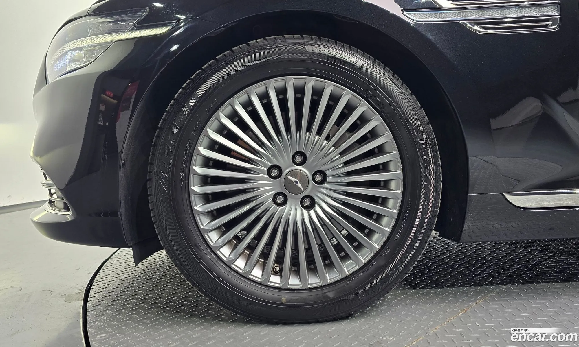 Genesis G90 2019 — 10