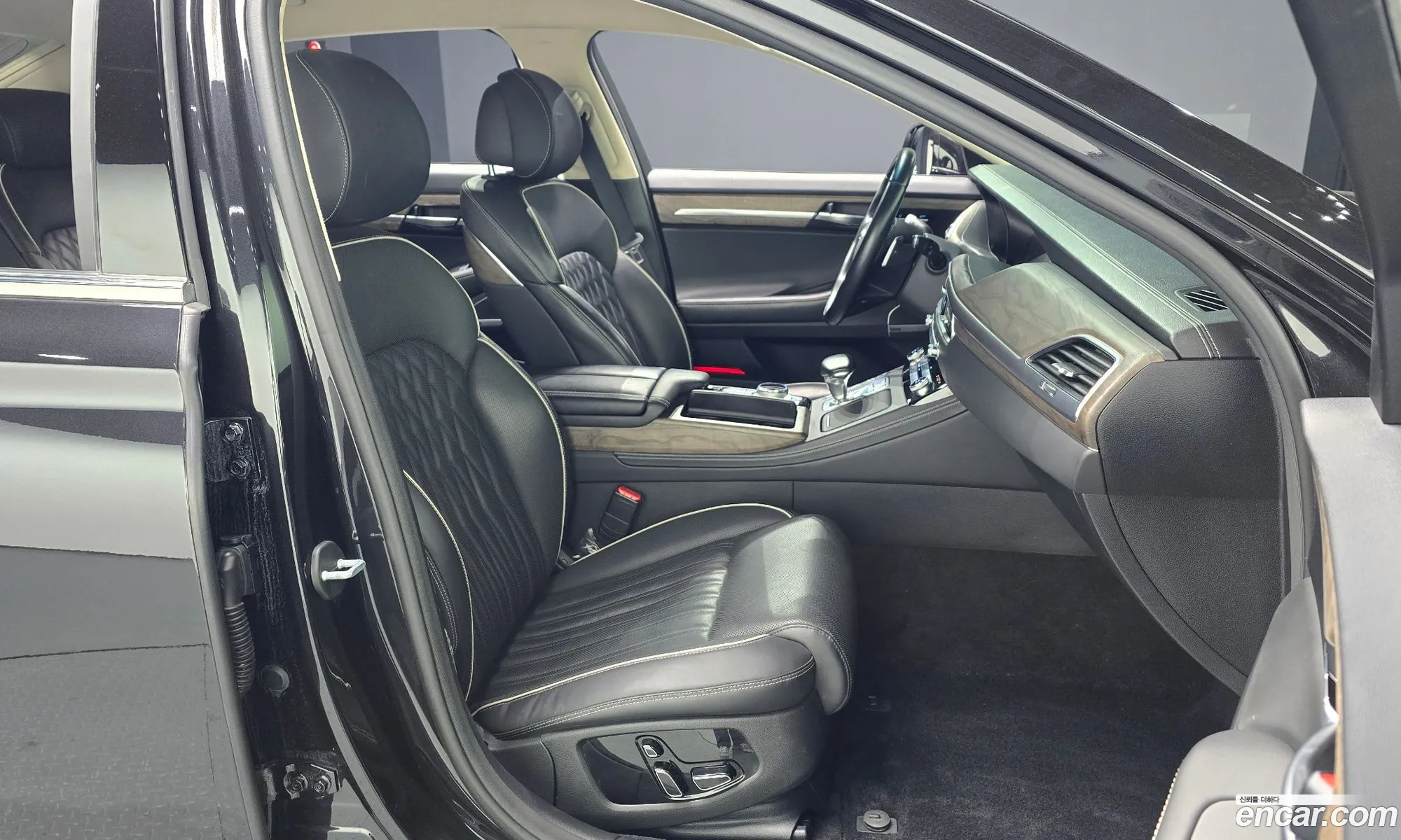 Genesis G90 2019 — 16