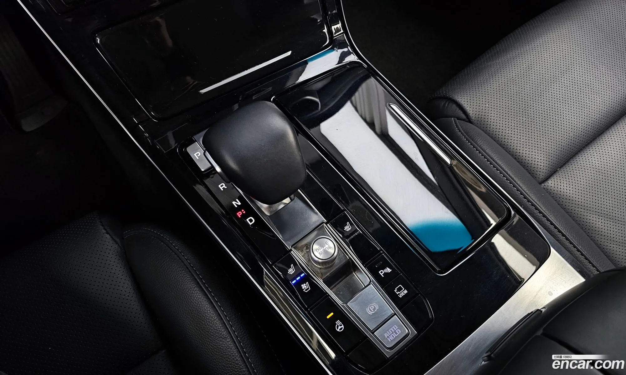 Kia K7 Premier Hybrid 2019 — 17