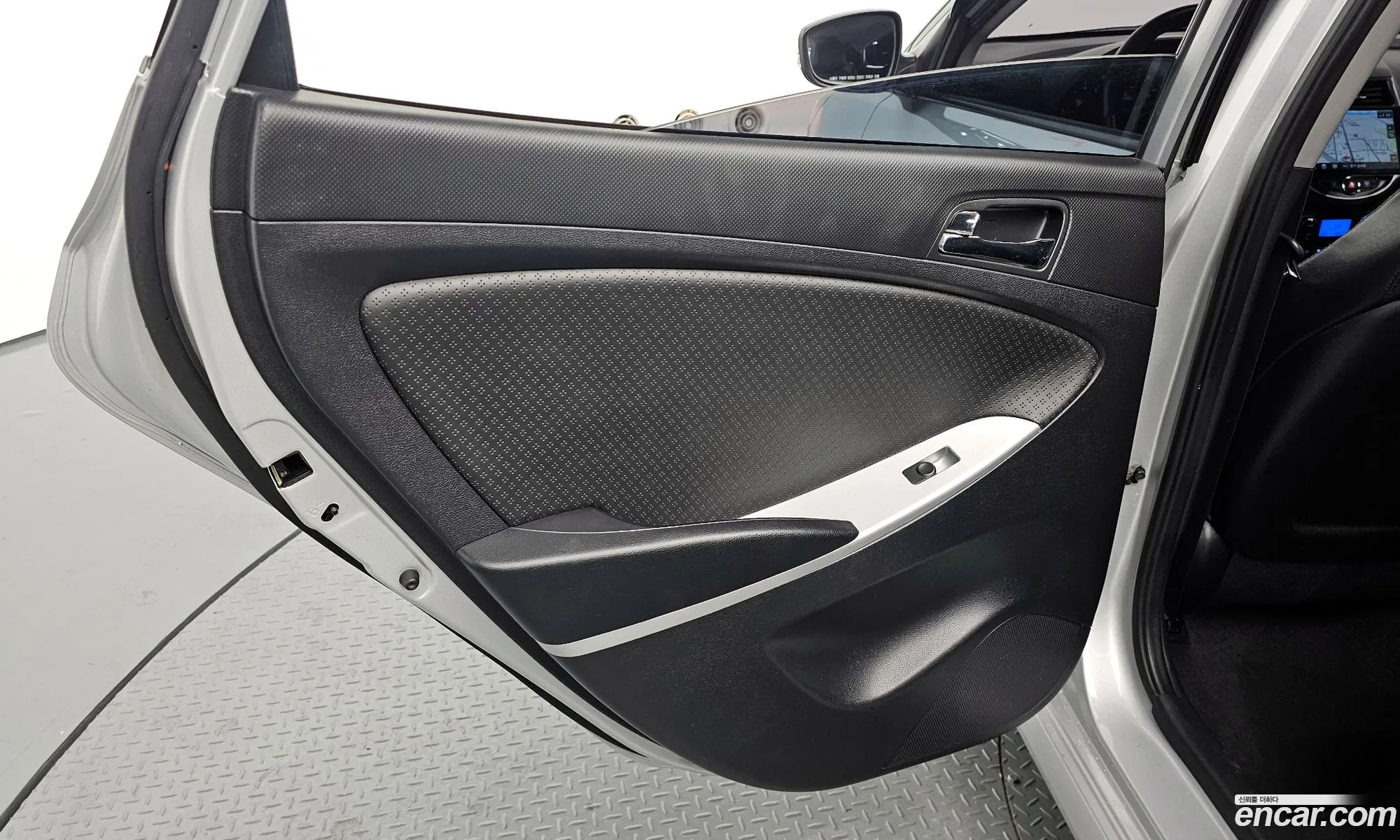 Hyundai Accent 2011 — 26