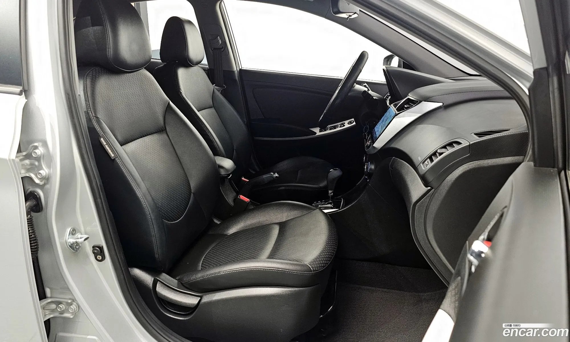 Hyundai Accent 2011 — 4