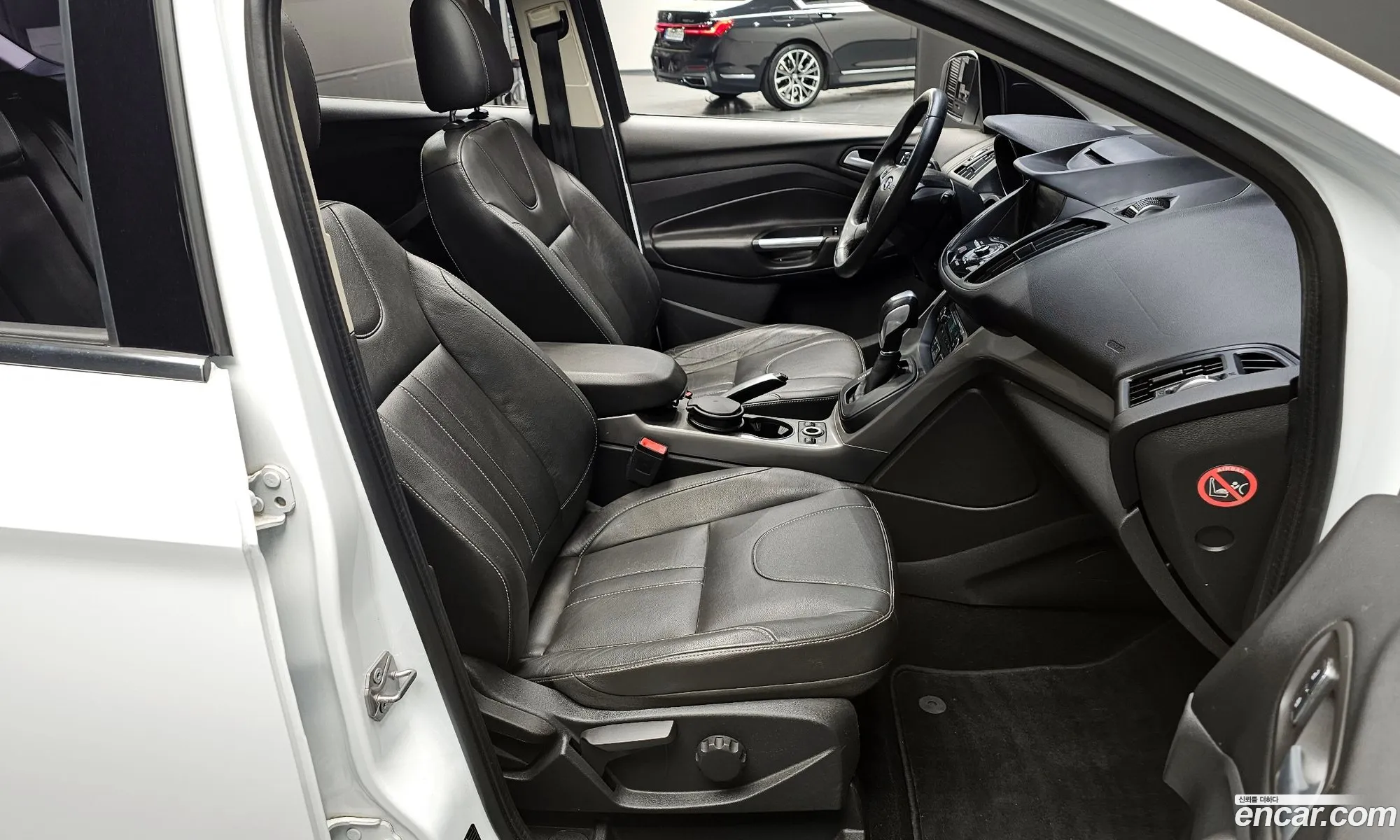 Ford Kuga 2016 WF0AXXWPMGGA25897 — 3