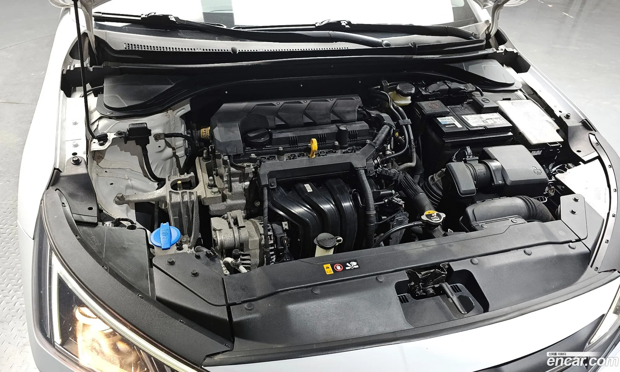 Hyundai Elantra AD 2019 — 12