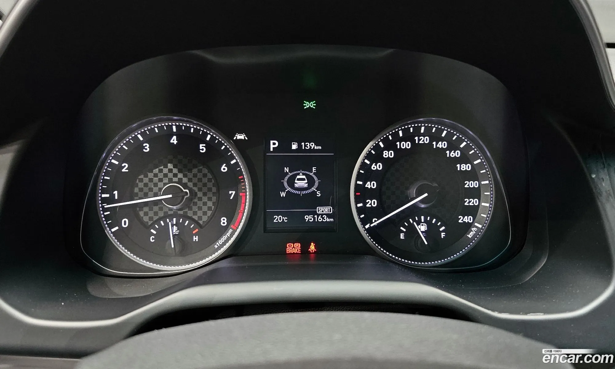 Hyundai Elantra AD 2019 — 10