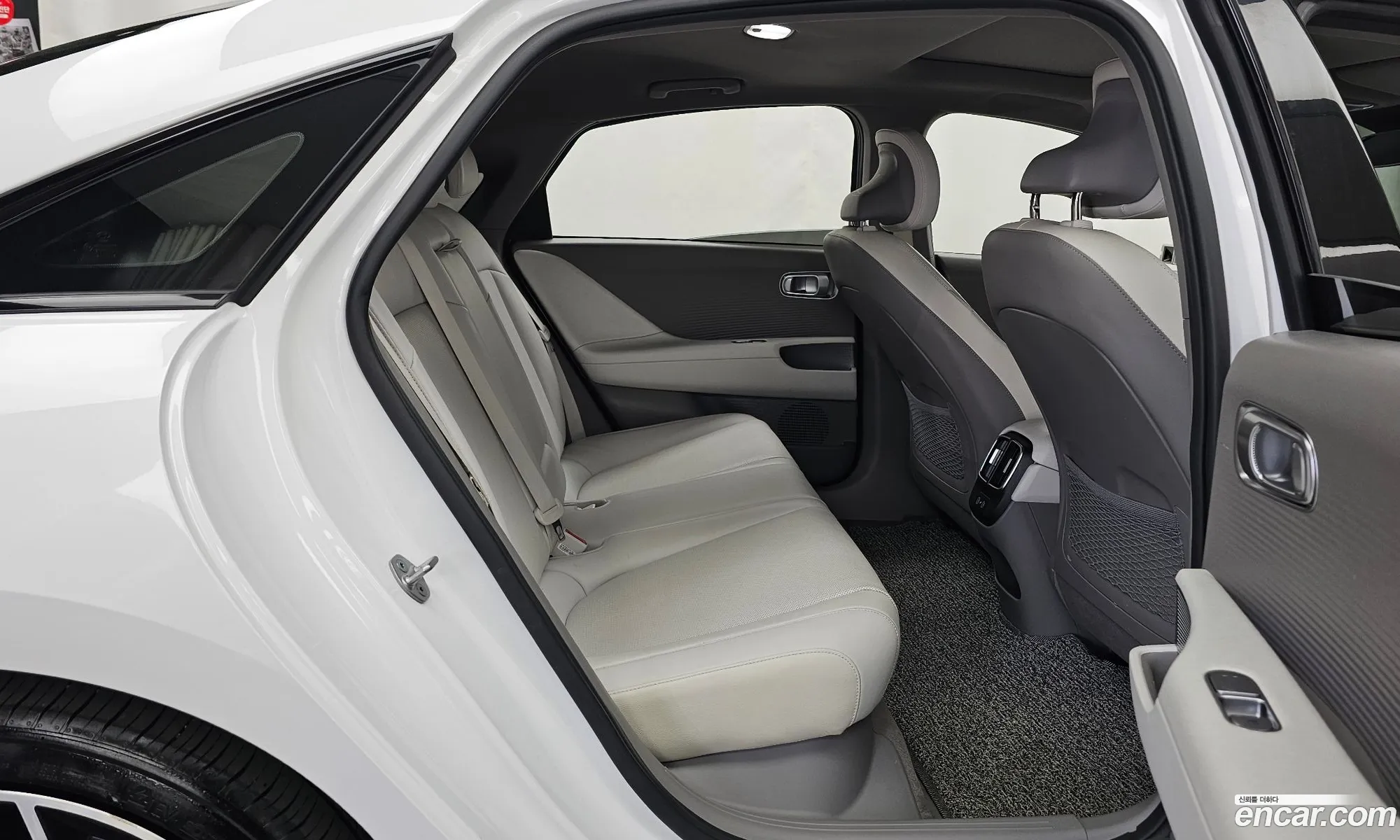 Hyundai Ioniq 6 2022 — 25