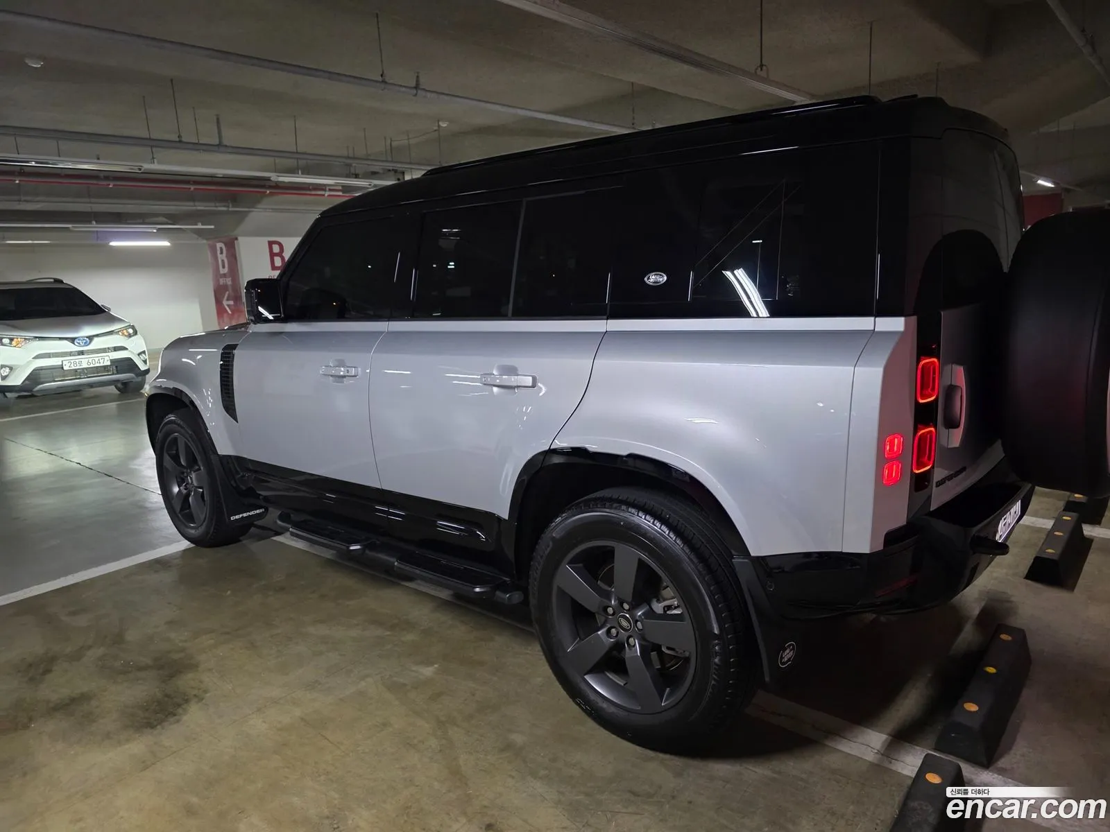 Land Rover Defender 2024 — 2