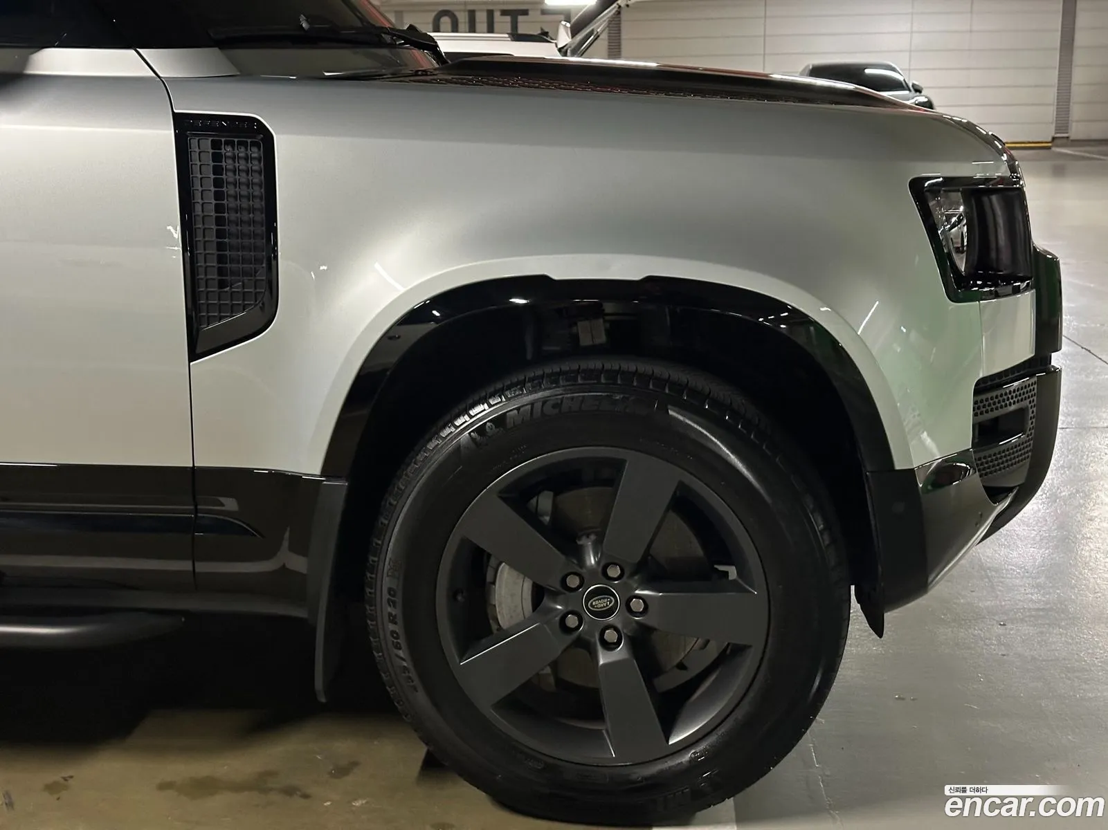 Land Rover Defender 2024 — 10