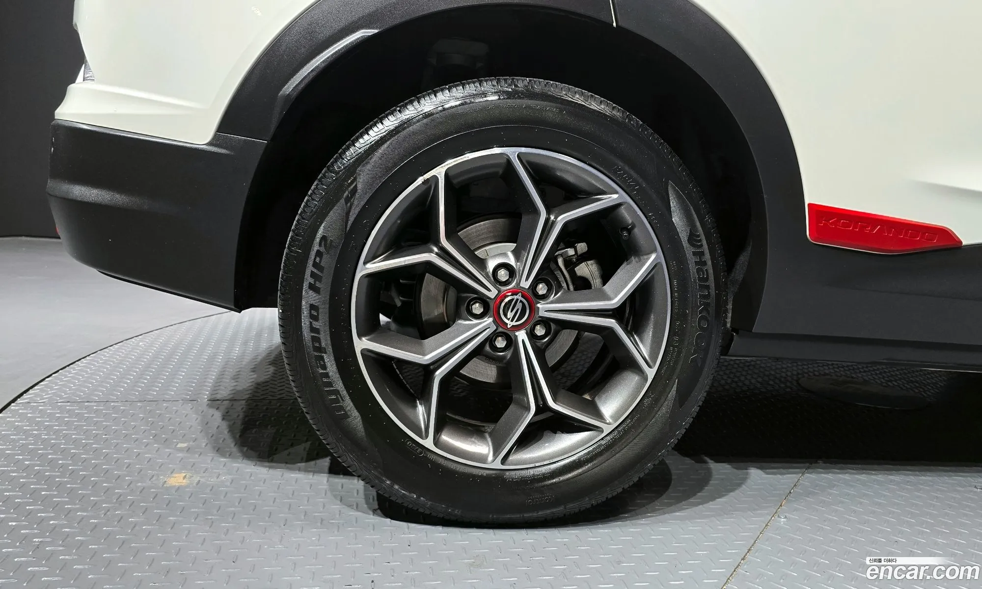 KG Mobility (SsangYong) Beautiful Korando 2020 — 12