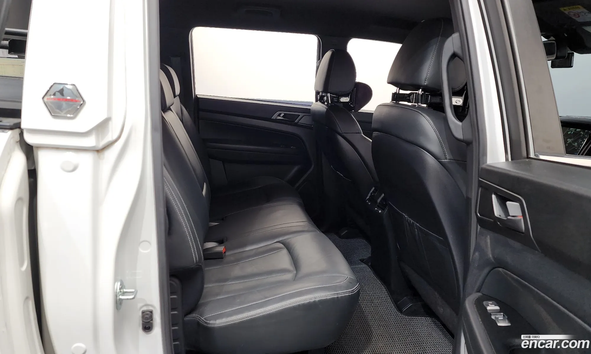 KG Mobility (SsangYong) Rexton Sports Khan 2022 — 13
