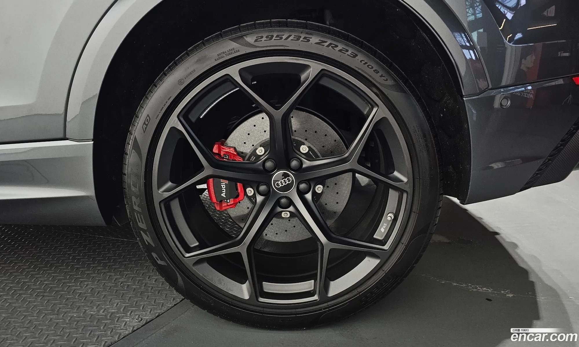 Audi RSQ8 2025 WUAZZZF11SD018796 — 13