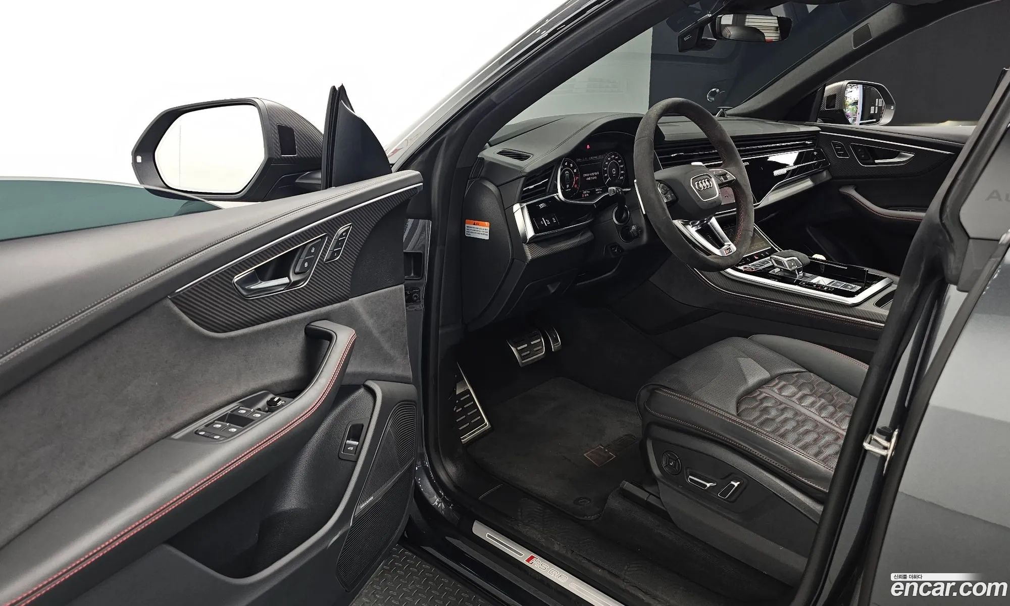 Audi RSQ8 2025 WUAZZZF11SD018796 — 28
