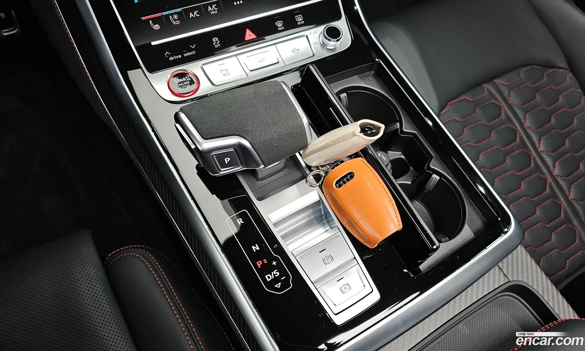 Audi RSQ8 2025 WUAZZZF11SD018796 — 27