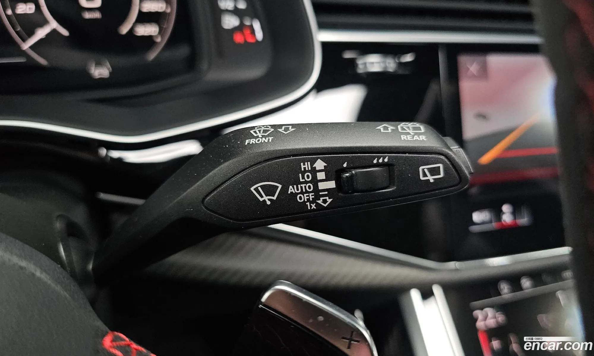 Audi RSQ8 2025 WUAZZZF11SD018796 — 17