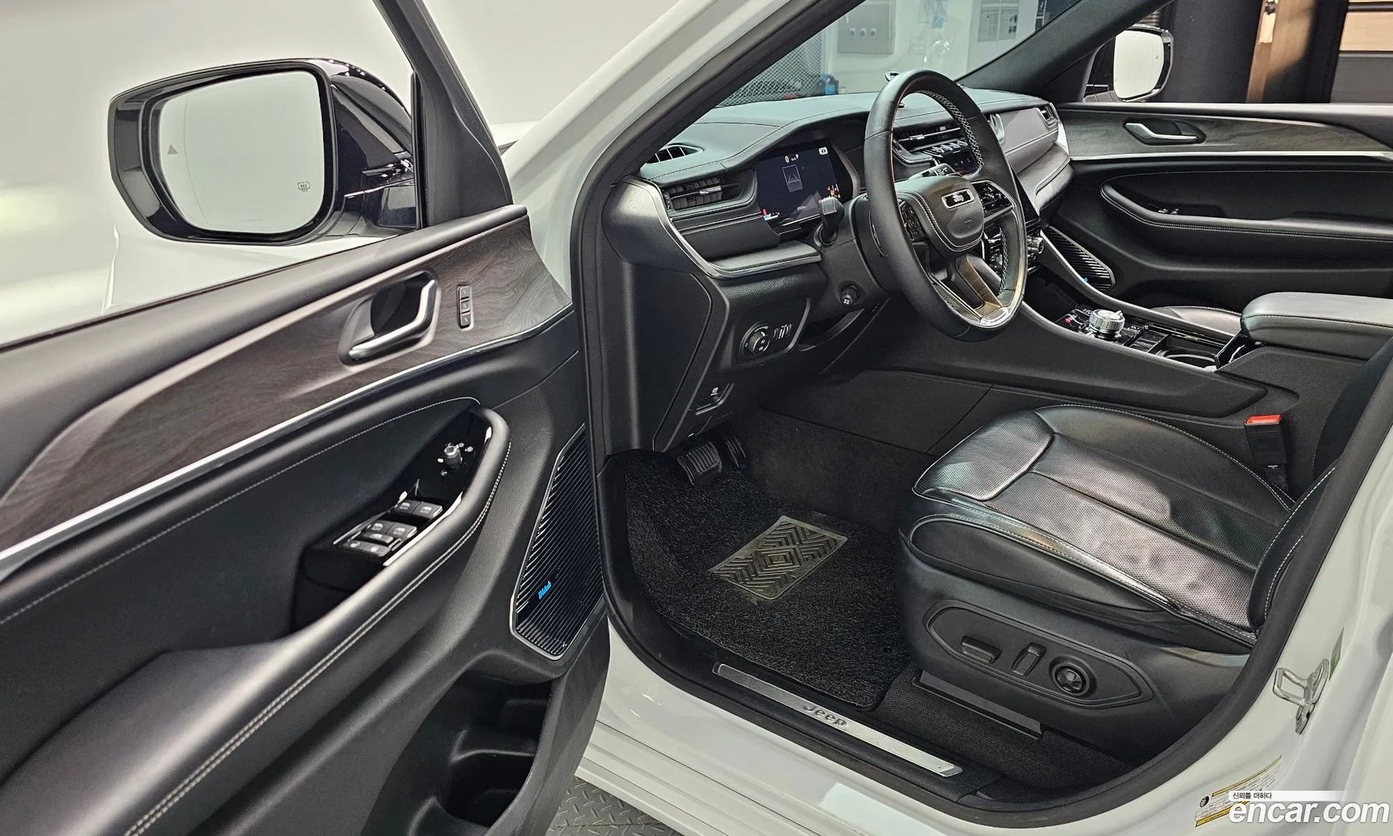 Jeep Grand Cherokee 2021 — 4
