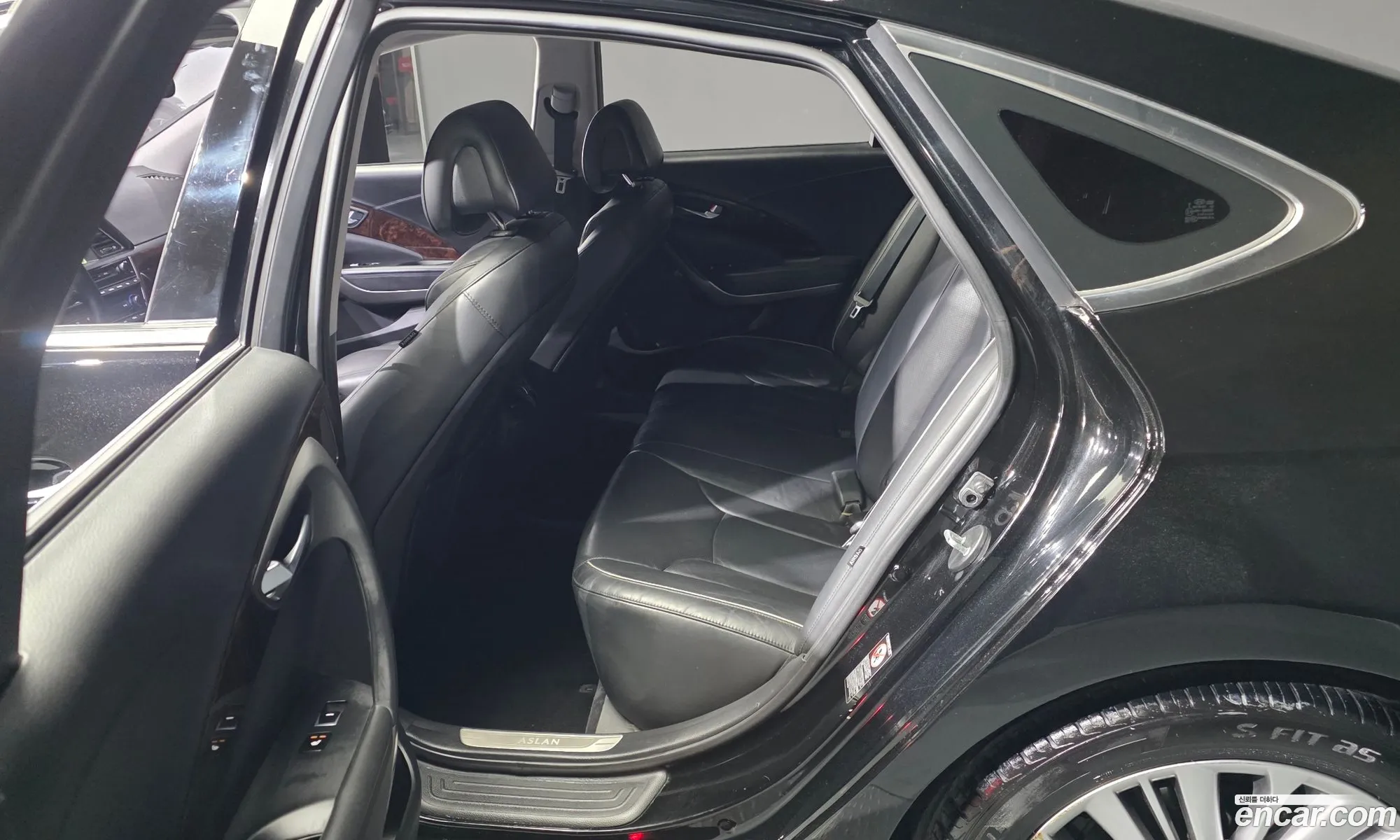 Hyundai Aslan 2015 — 32