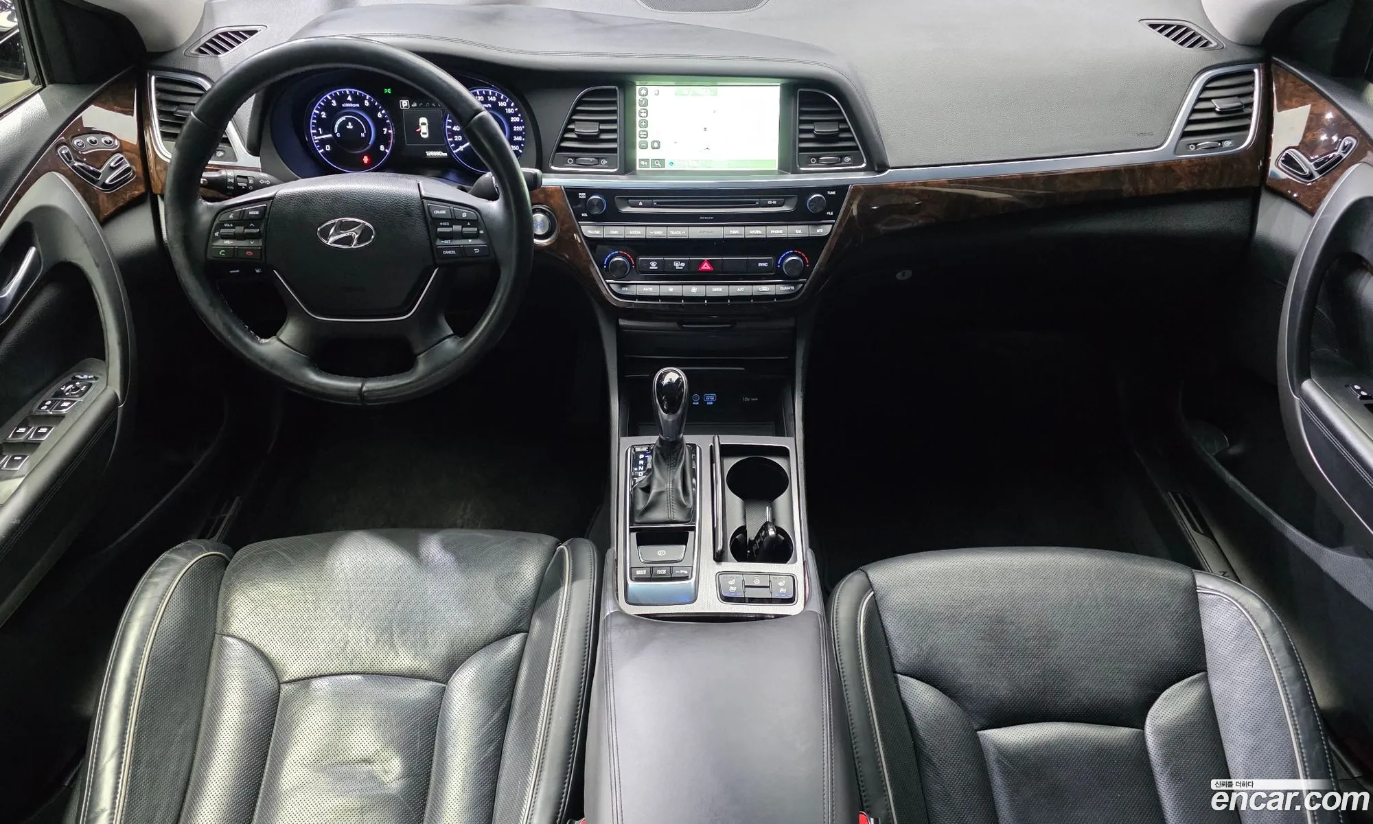 Hyundai Aslan 2015 — 2