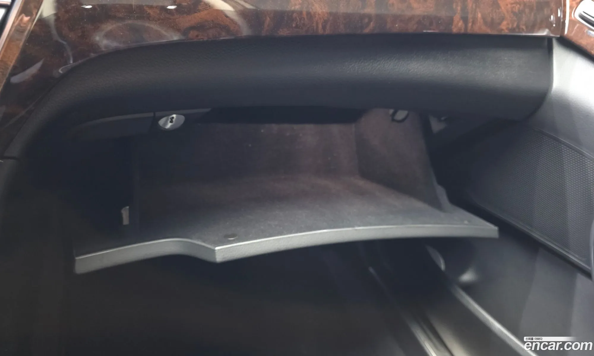 Hyundai Aslan 2015 — 24