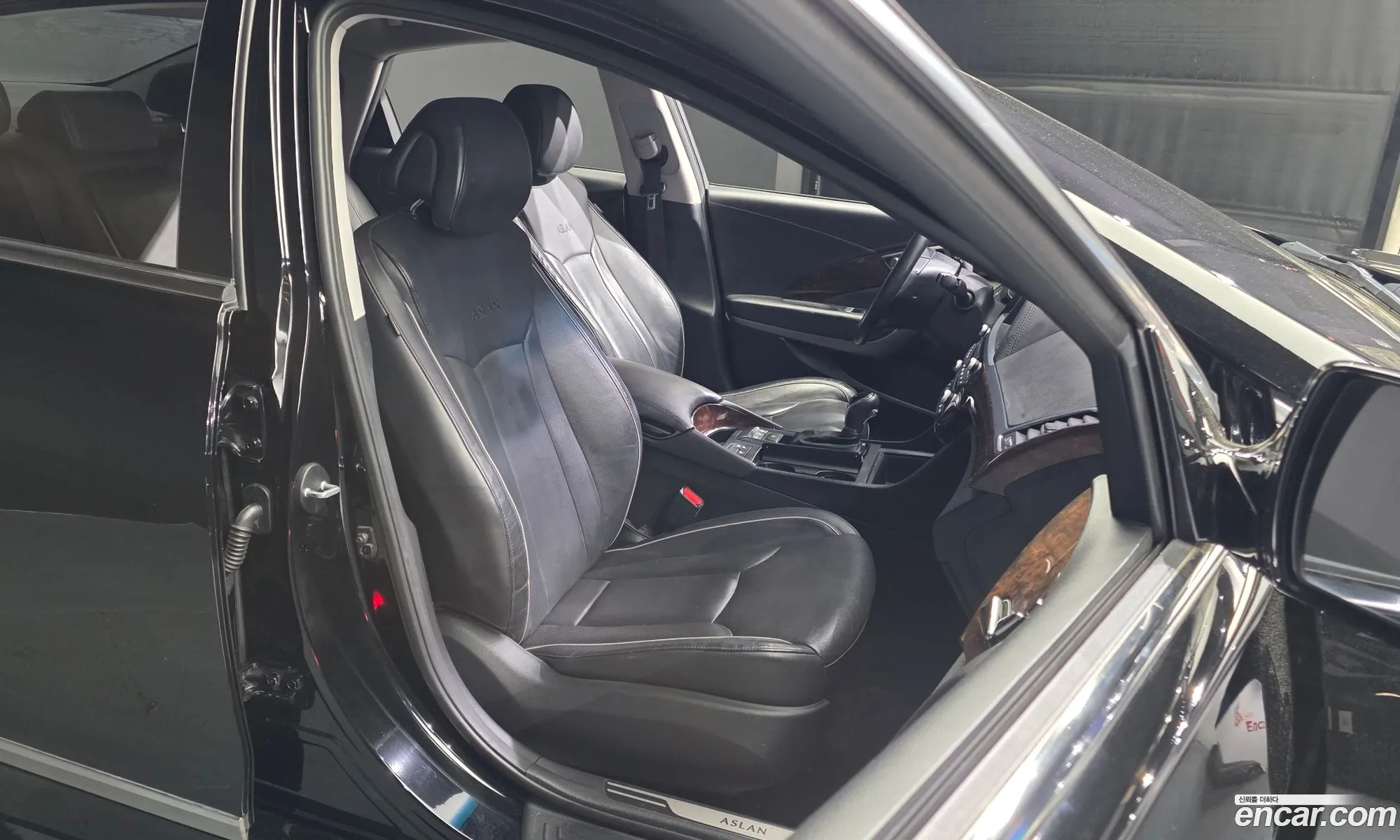 Hyundai Aslan 2015 — 26