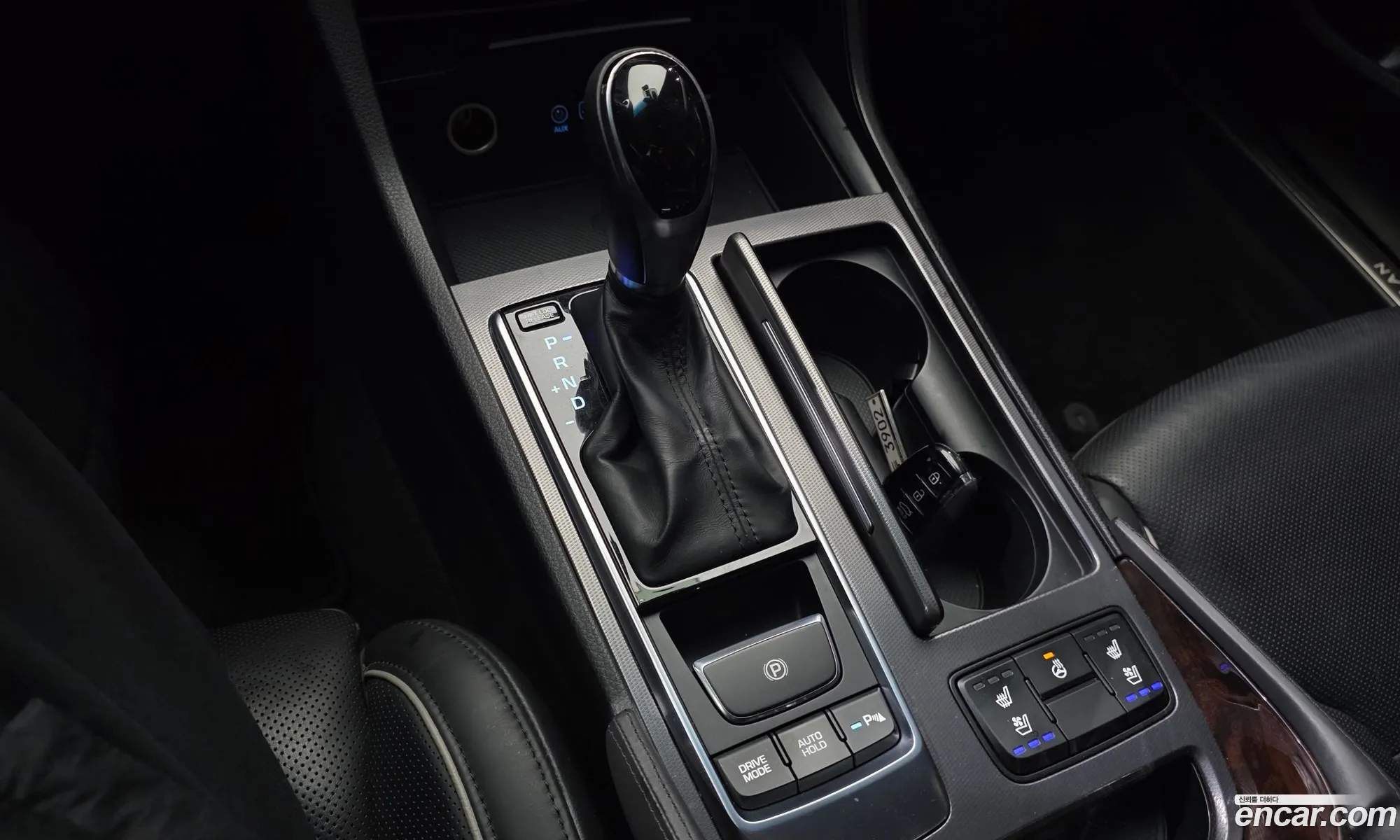 Hyundai Aslan 2015 — 15