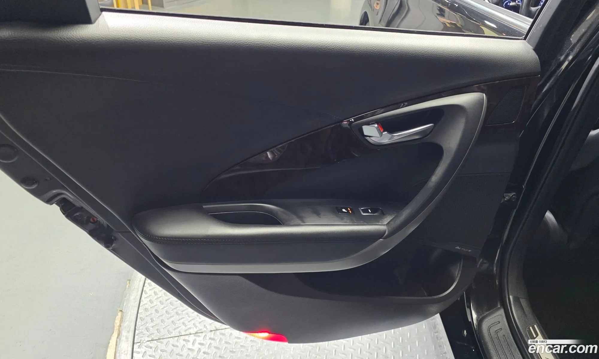 Hyundai Aslan 2015 — 29