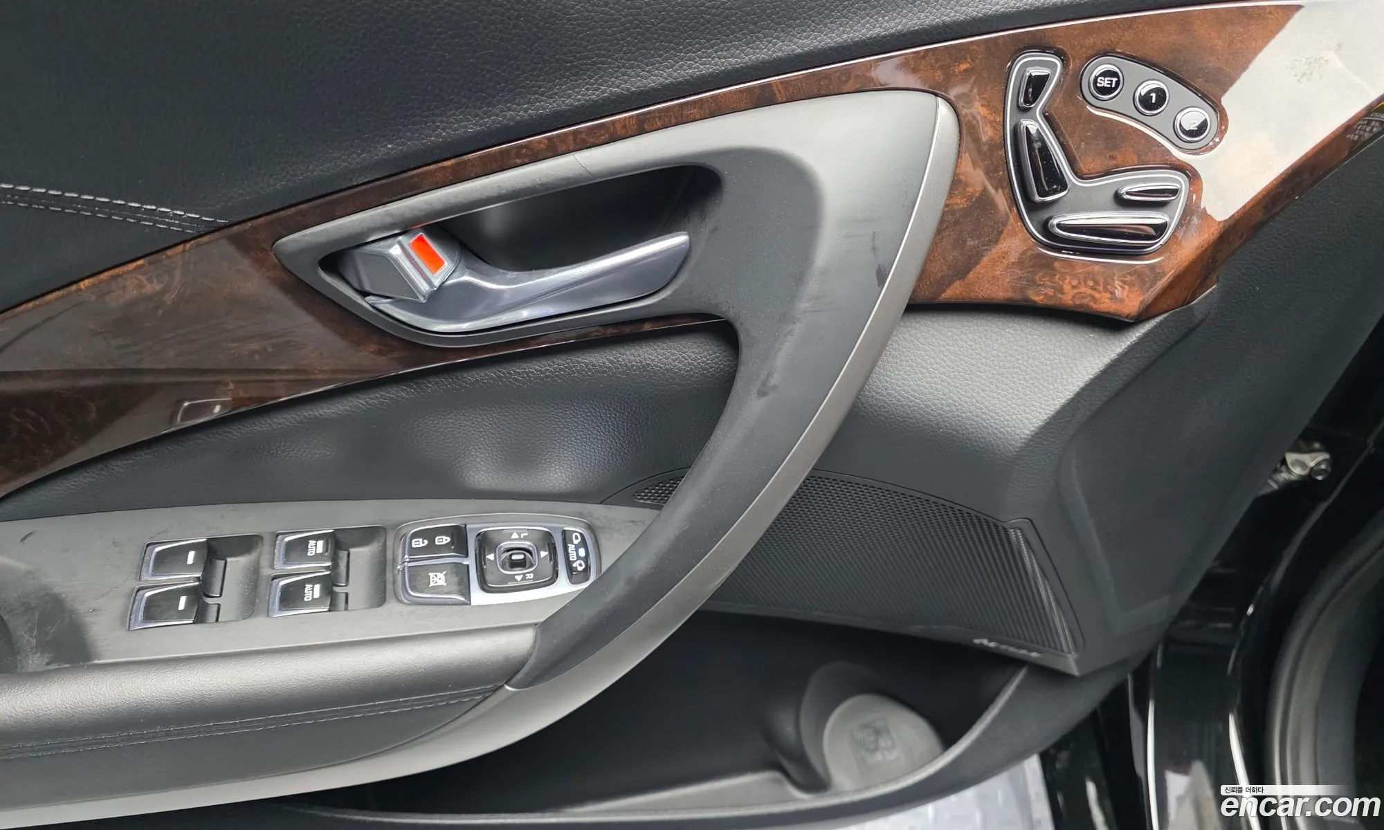 Hyundai Aslan 2015 — 23